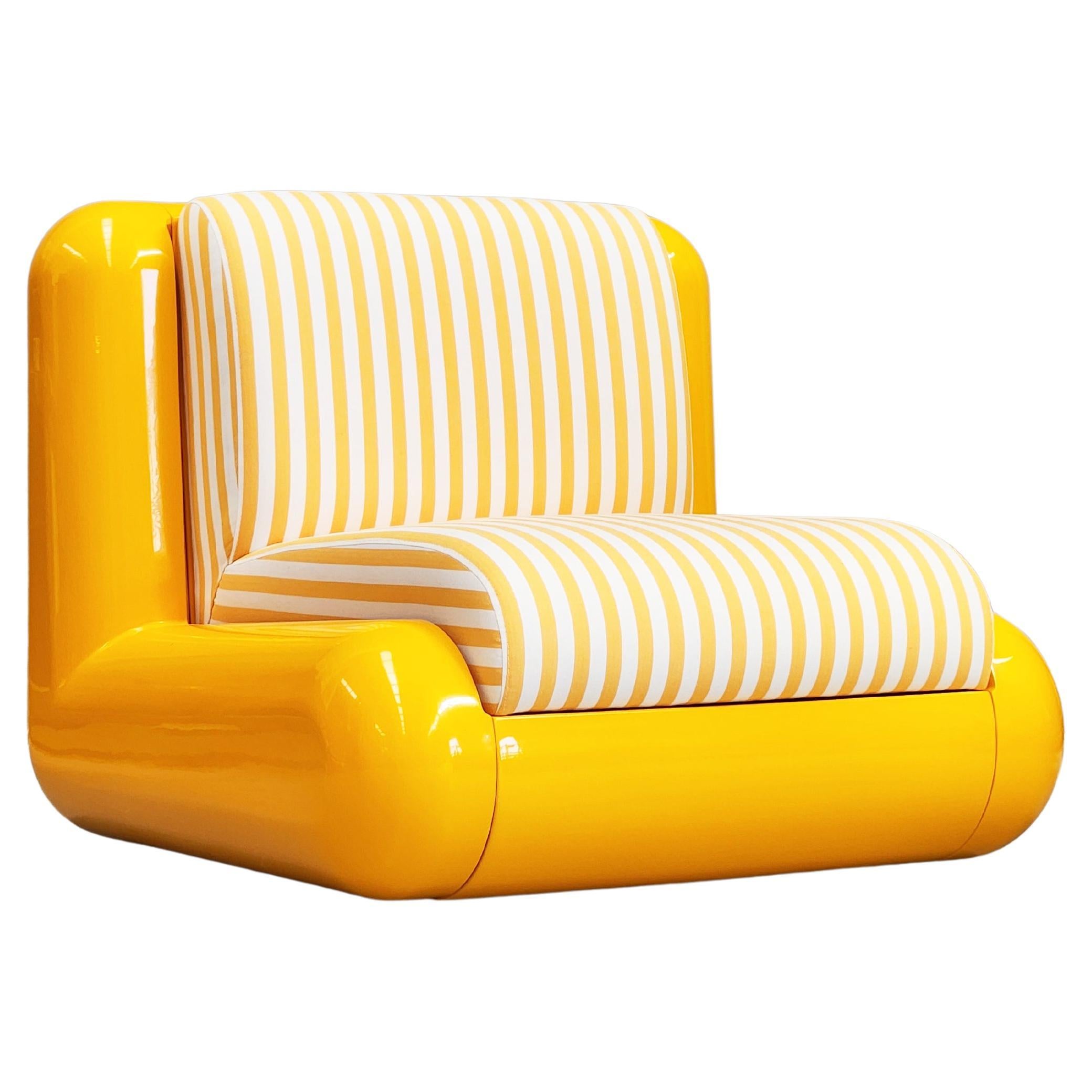 The playful design of the T4 composite modular collection invites us to take a step back to the future and retrace the brash optimism of Cool Britannia and 90s television iconography. 

Designed by London based designers Holloway Li, the T4 Lounge
