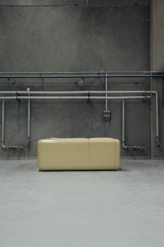 T4 Right Sided Corner Sofa in Cream Soda