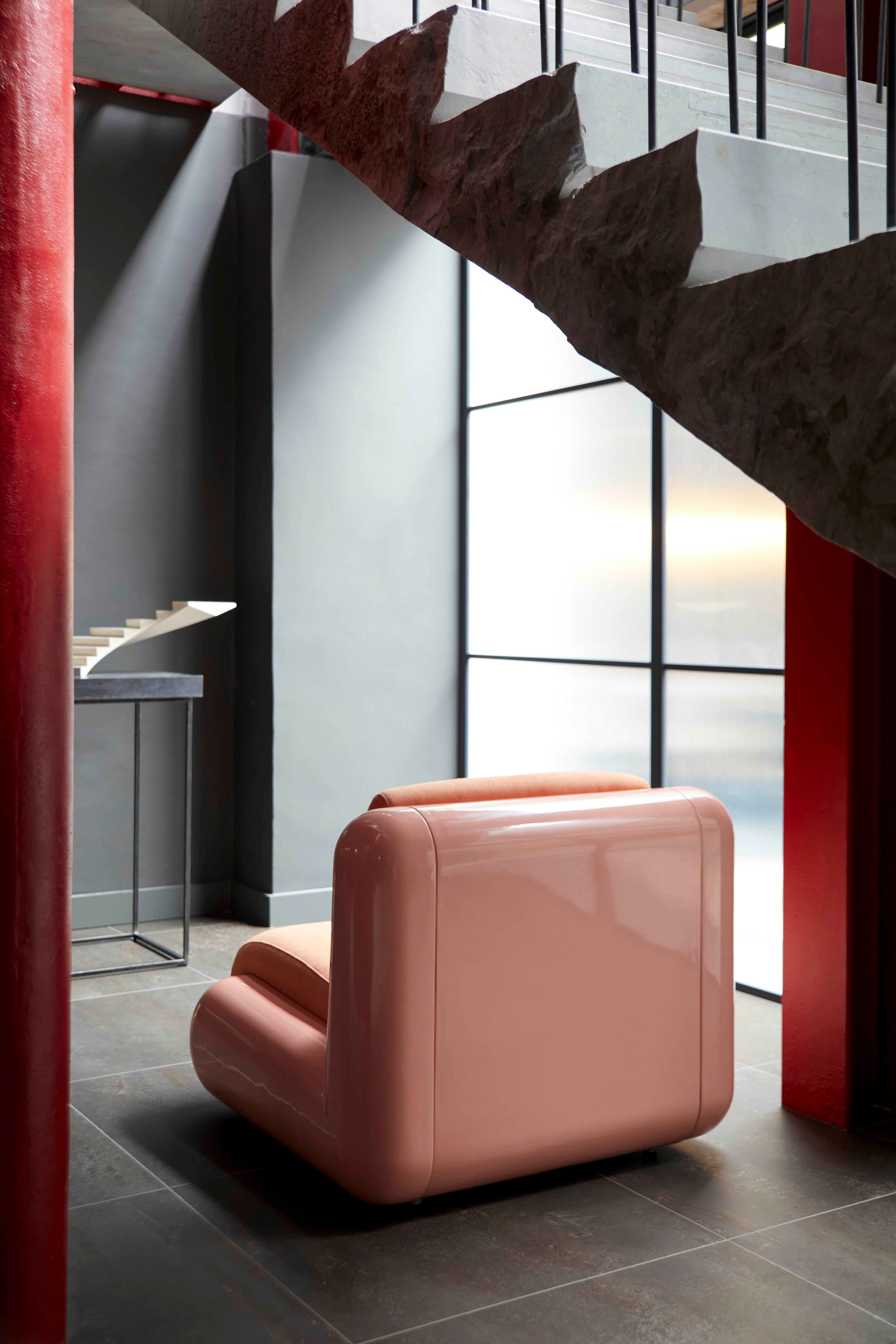 T4 Single Seat in Blush Pink For Sale 2