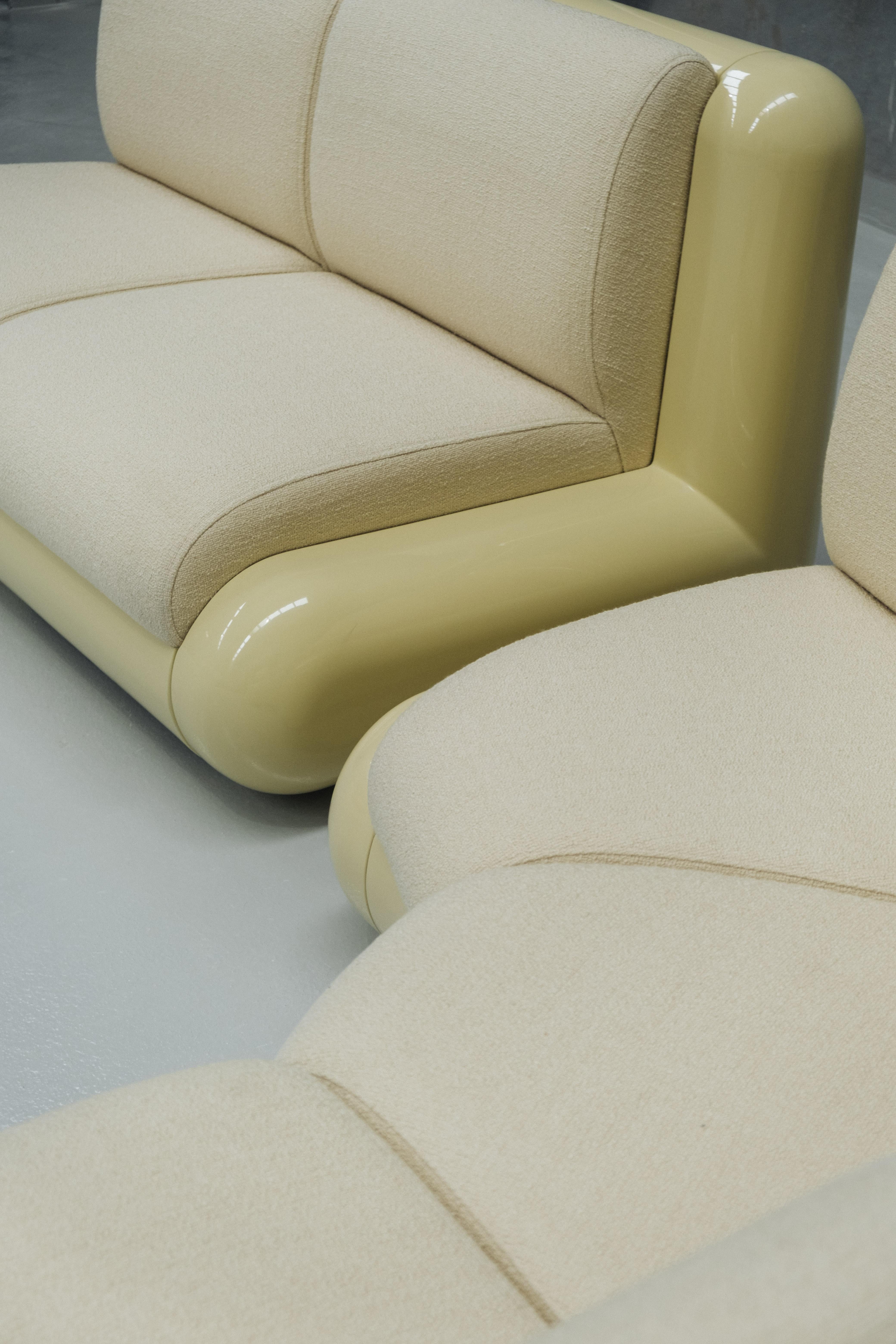 T4 Two-Seater Sofa in Cream Soda with Bouclé In New Condition For Sale In Izmir, TR
