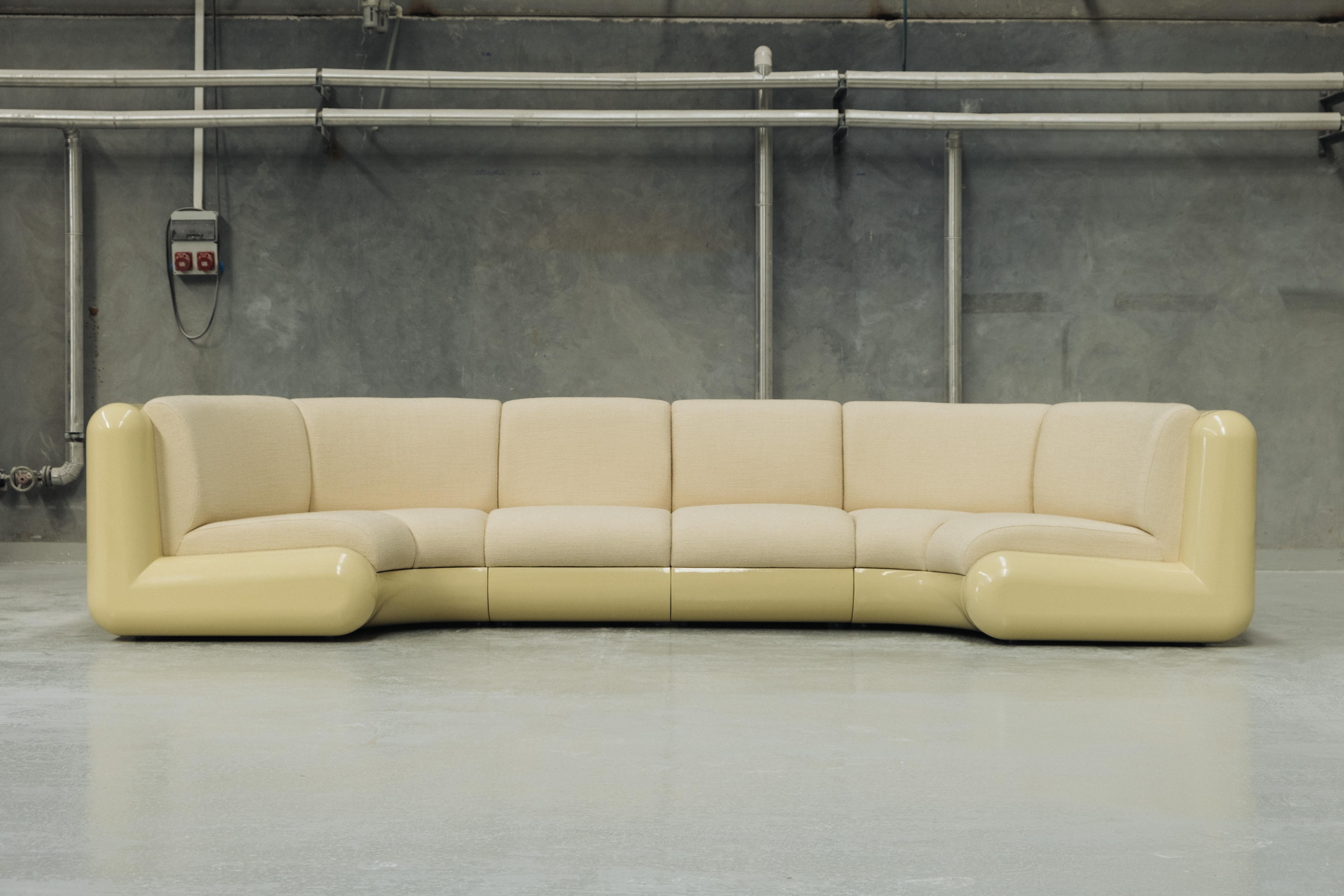 T4 U Sofa in Cream Soda For Sale 1