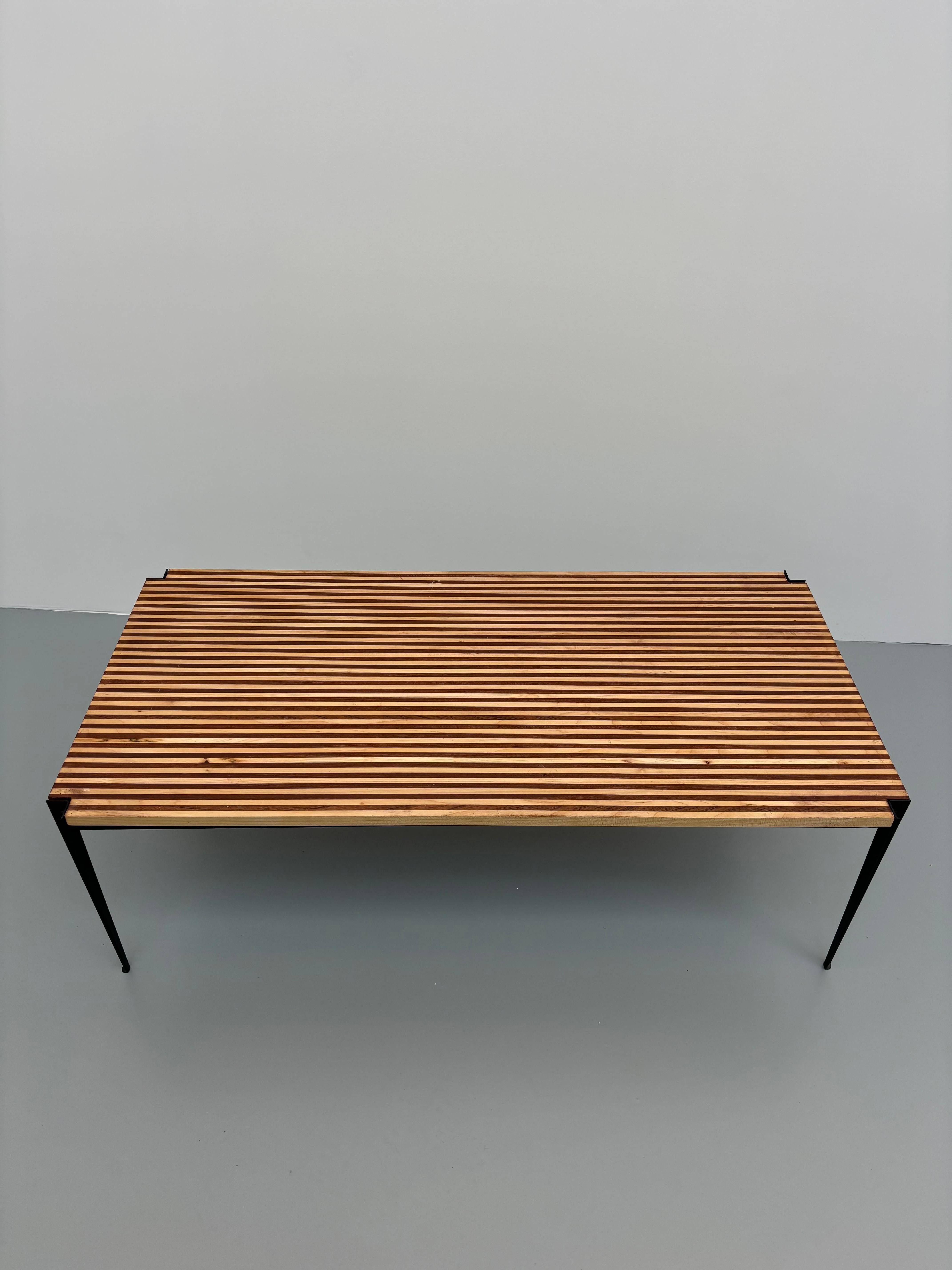 Table basse T61 B d'Osvaldo Borsani en vente 4