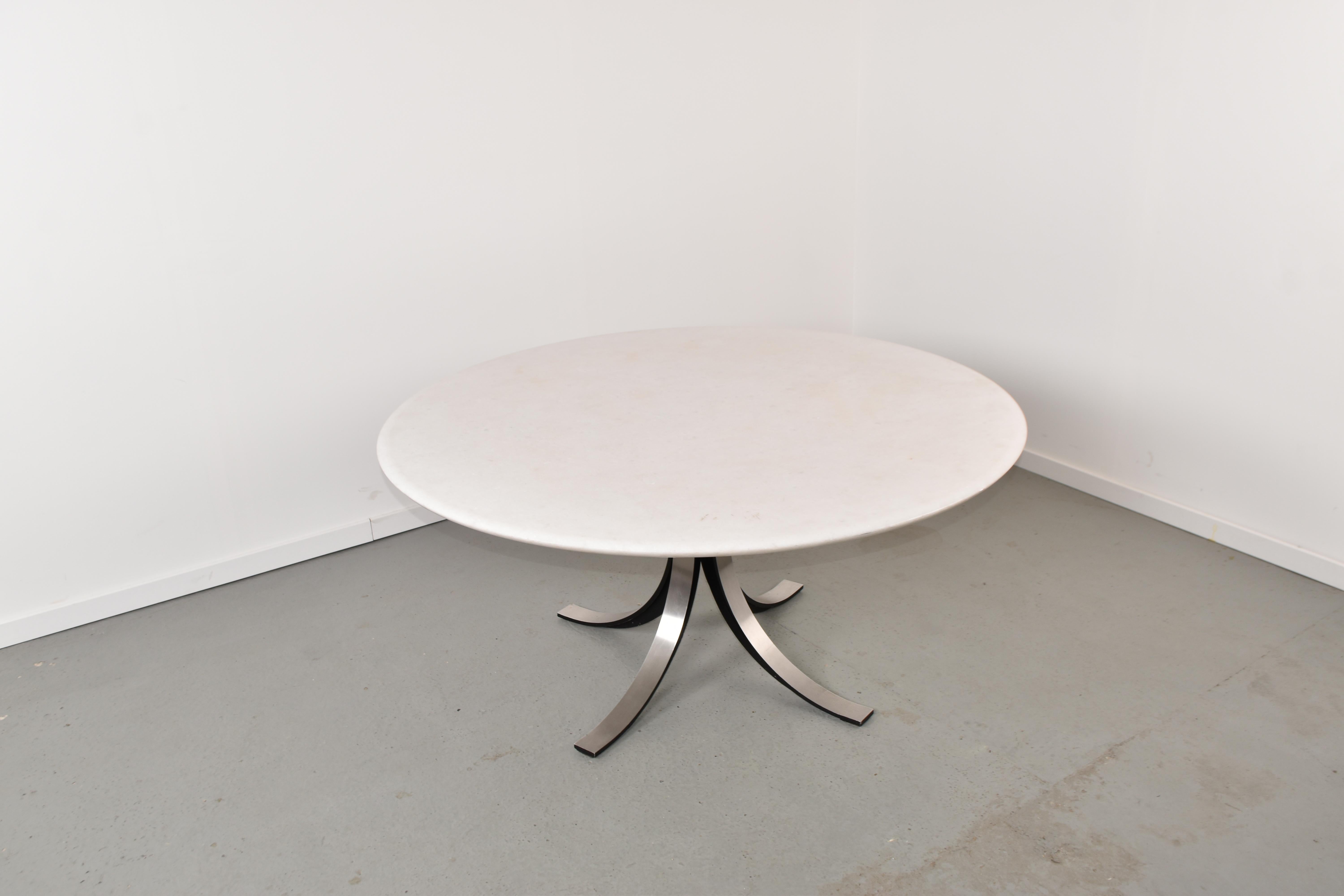 Mid-20th Century T69 Low dining table by Osvaldo Borsani & Eugenio Gerli for Tecno For Sale