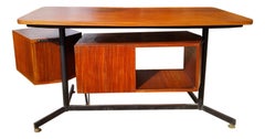 Table de bureau dans le style de  Osvaldo Borsani pour Tecno design, Italie 1950