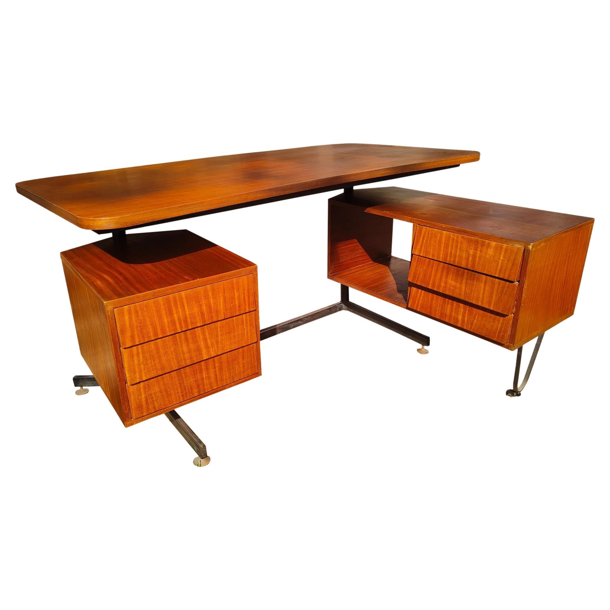 T95 Desk Design Osvaldo Borsani for Tecno, Italy 1950 For Sale