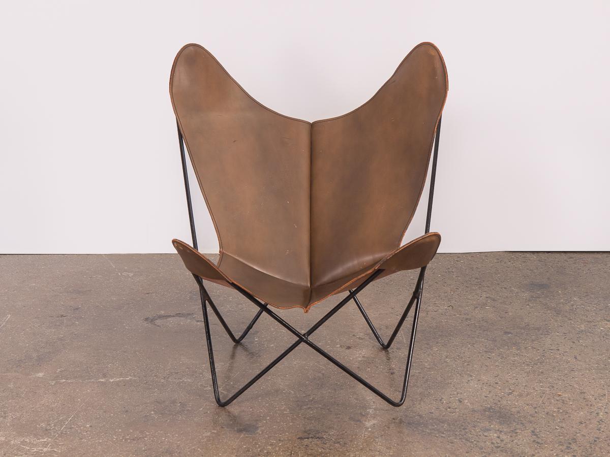 Tabacco Leather Hardoy Butterfly Chair In Good Condition In Brooklyn, NY