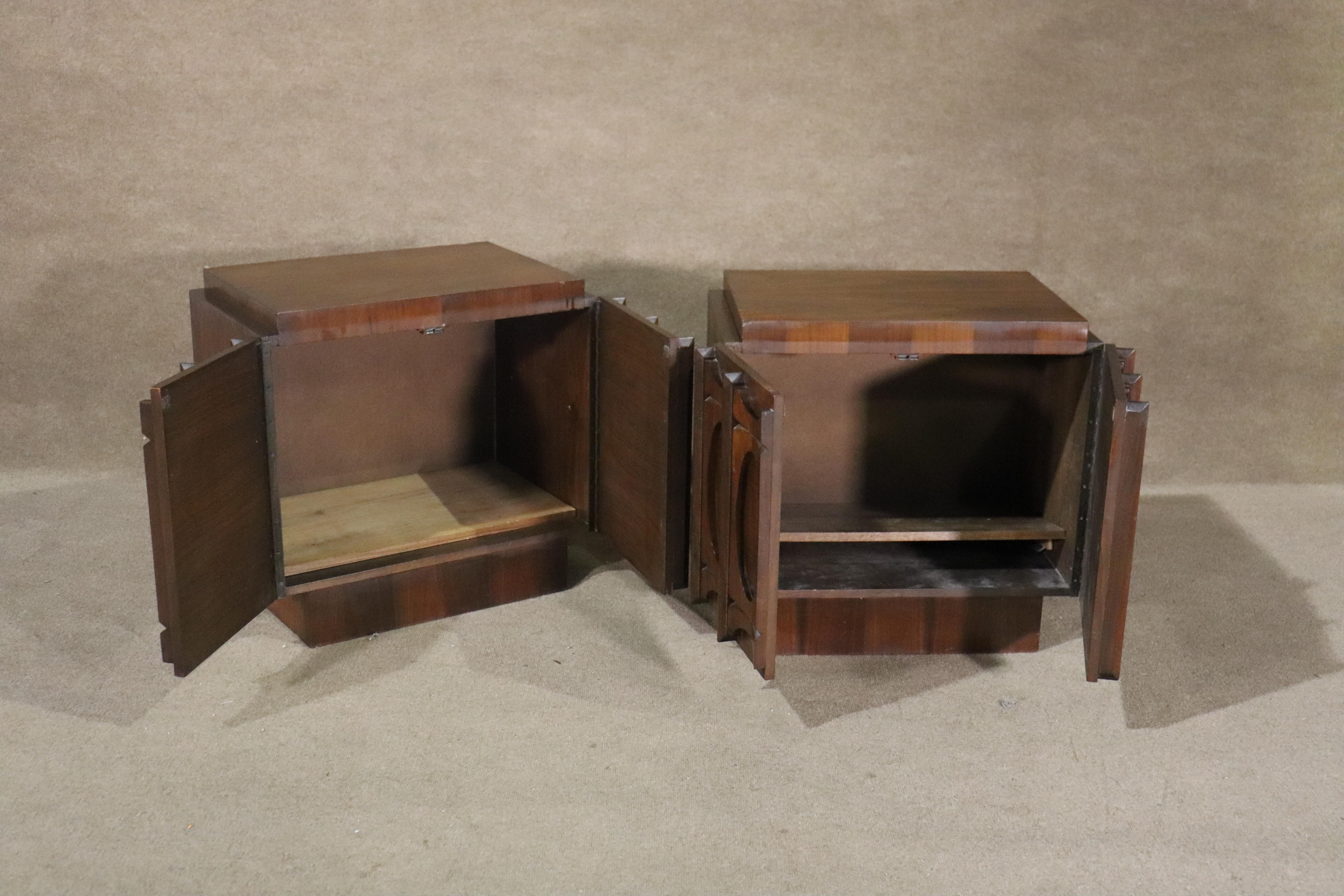 Tabago-Möbelschränke aus der Mitte des Jahrhunderts (Moderne der Mitte des Jahrhunderts) im Angebot