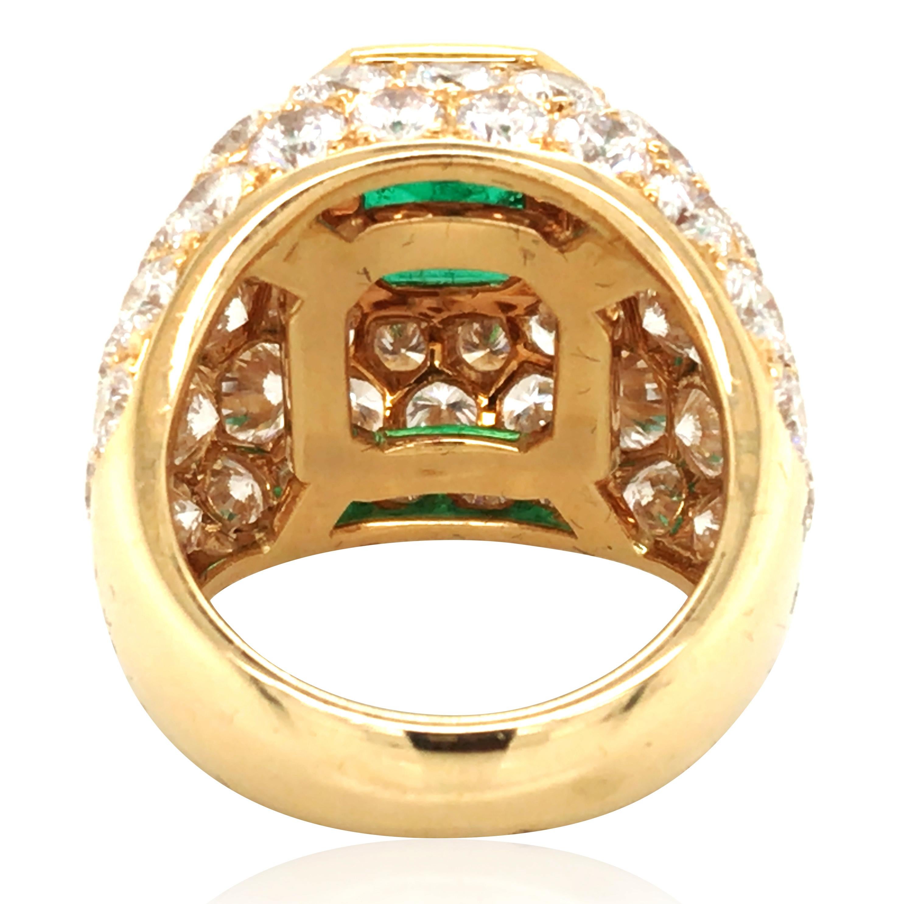Tabbah, 18K Gold Emerald Diamond Ring In Good Condition For Sale In New York, NY