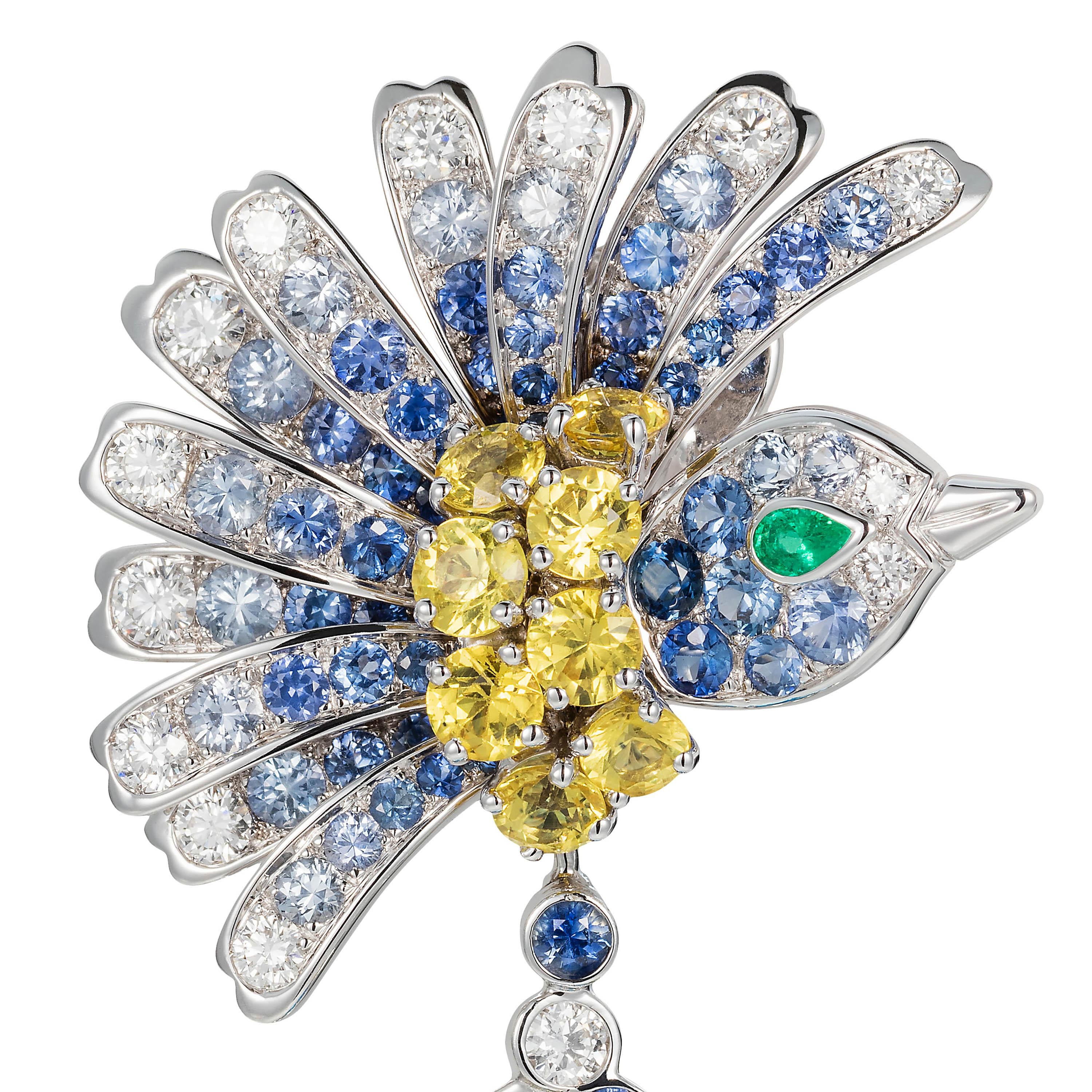 Tabbah Pear-Shaped Topaz with Sapphires Diamond 18K Gold Hummingbird Earrings In Excellent Condition For Sale In 1227 Carouge - Geneve, CH