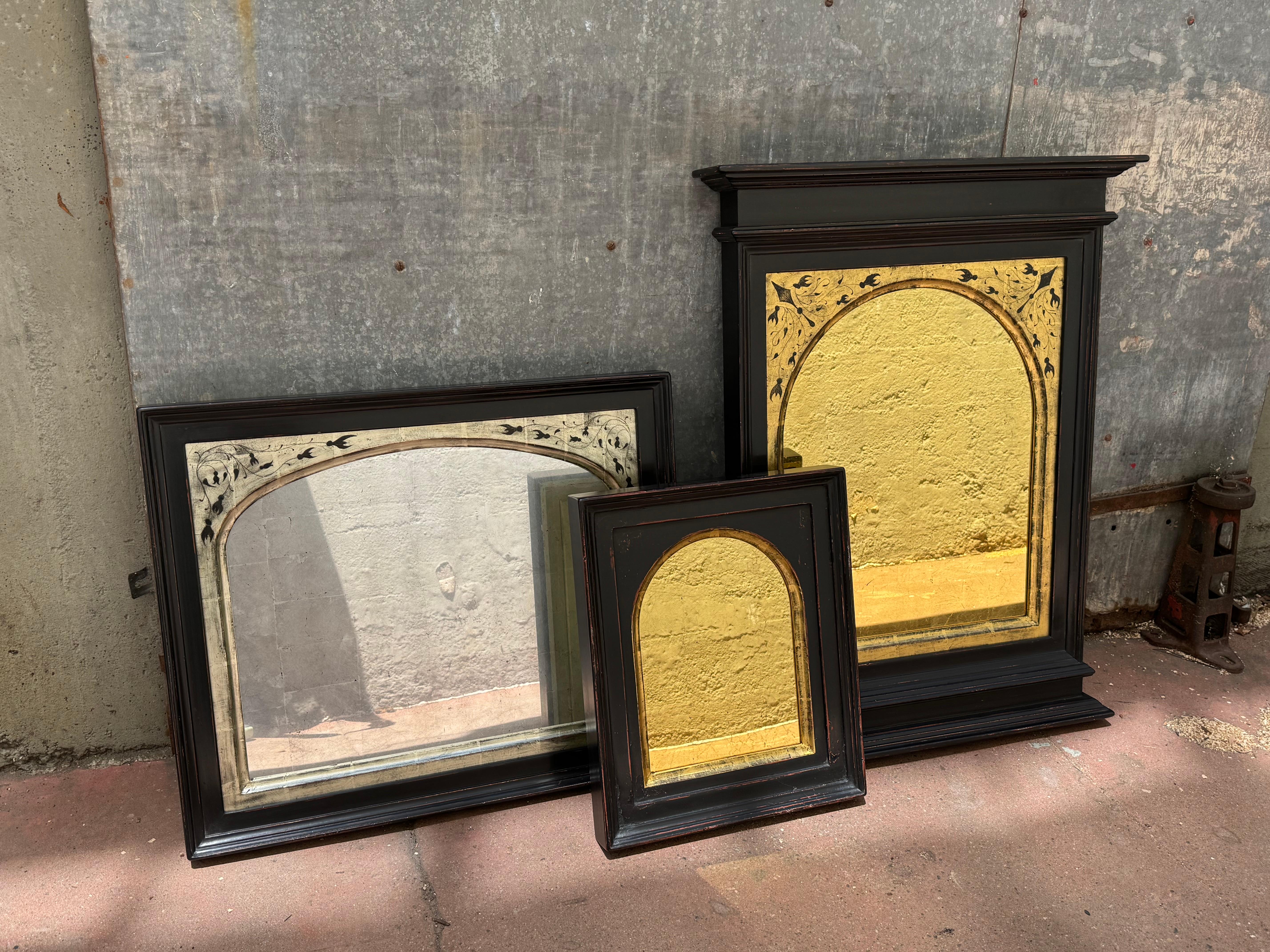 Marco Tabernáculo Con Revestimiento Esgrafiado Arqueado De Oro De 22 Kt, Espejo Dorado A Mano De Oro De 22 Kt en Nuevo estado para la venta en San Francisco, CA