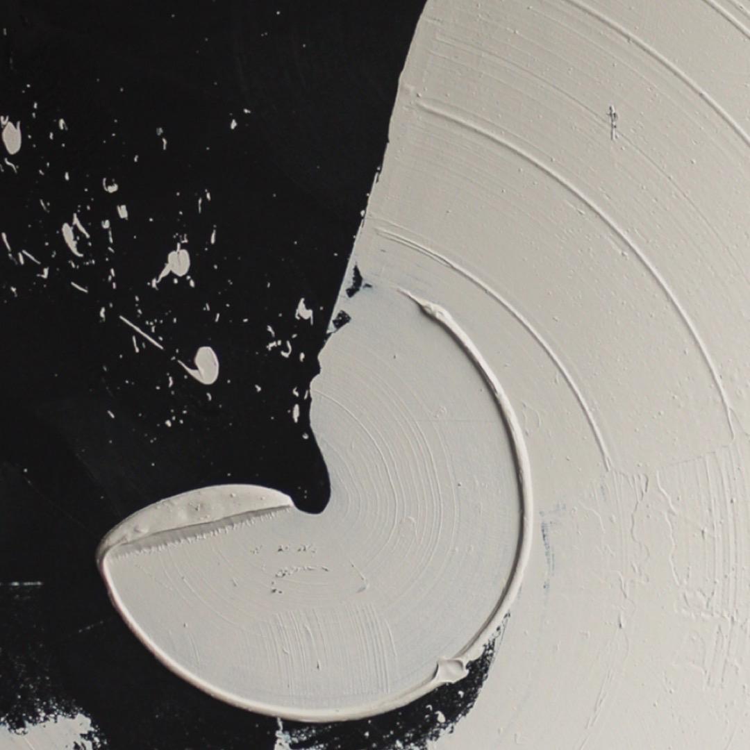 This original work on canvas includes the certificate of authenticity and can be delivered from our gallery in Barcelona directly to your doorstep.

Tabitha Millett is an artist and assistant professor in arts, creativities and education at