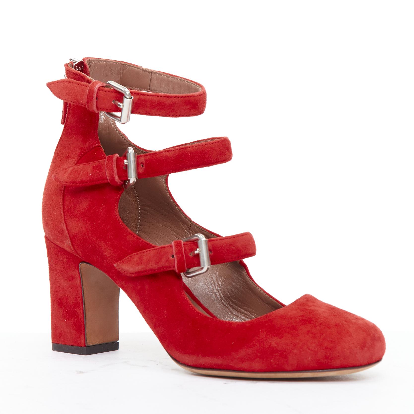 TABITHA SIMMONS Moda red suede leather silver buckles strappy heels EU37
Reference: ECLO/A00096
Brand: Tabitha Simmons
Model: Moda
Material: Leather
Color: Red, Silver
Pattern: Solid
Closure: Zip
Lining: Brown Leather
Extra Details: Back zip.
Made