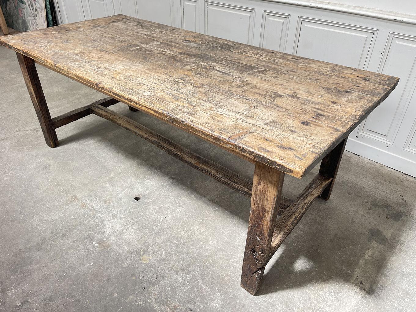 Table 1900 en chêne massif en vente 6