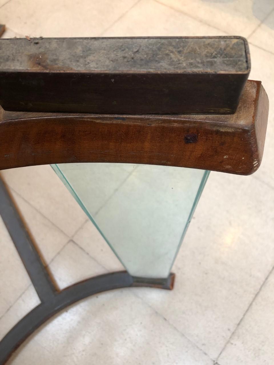 Table italienne 1950 en verre, bois et bronze en vente 5