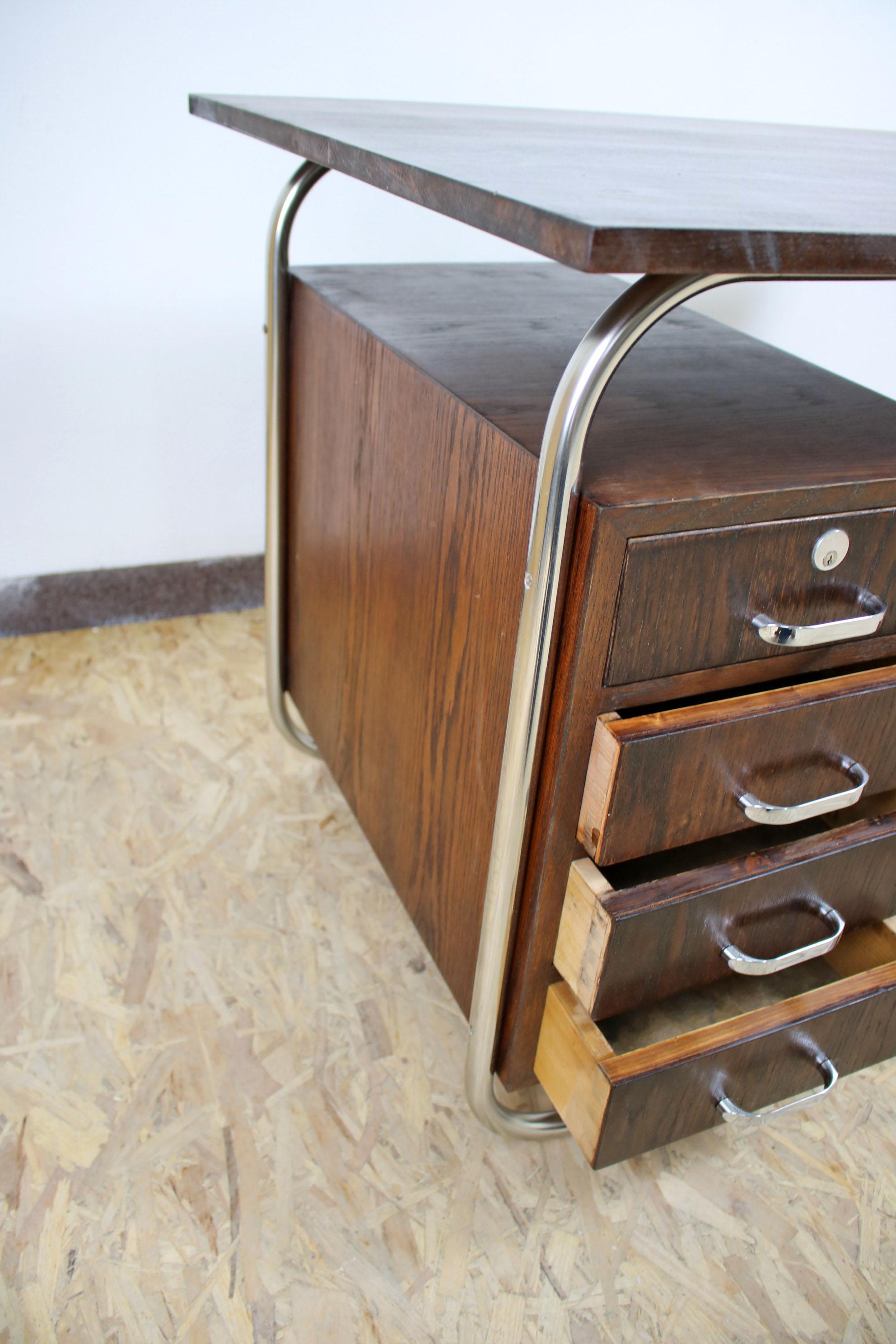 Acier Table, 20e siècle, Style fonctionnel en vente