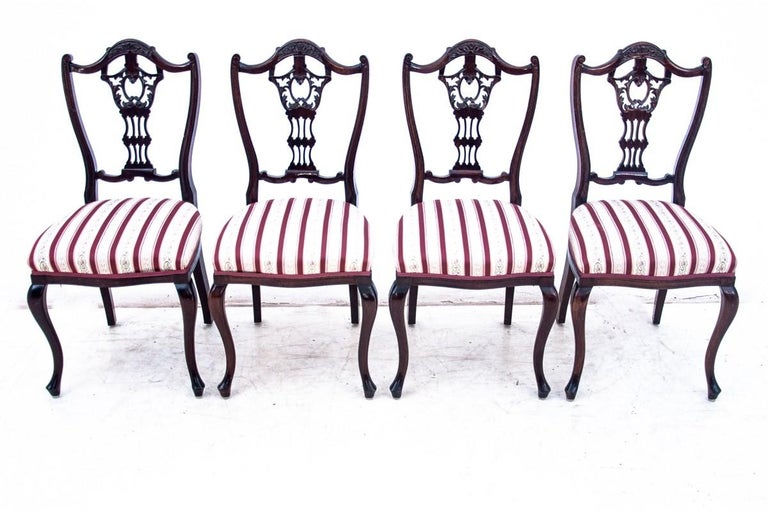 Table + 4 Chairs, Northern Europe, circa 1910 For Sale 4