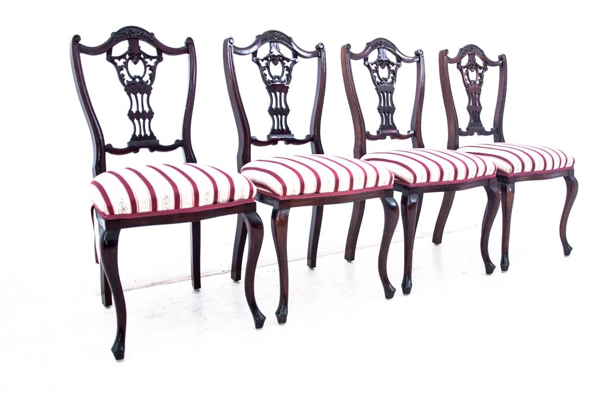 Table + 4 Chairs, Northern Europe, circa 1910 5