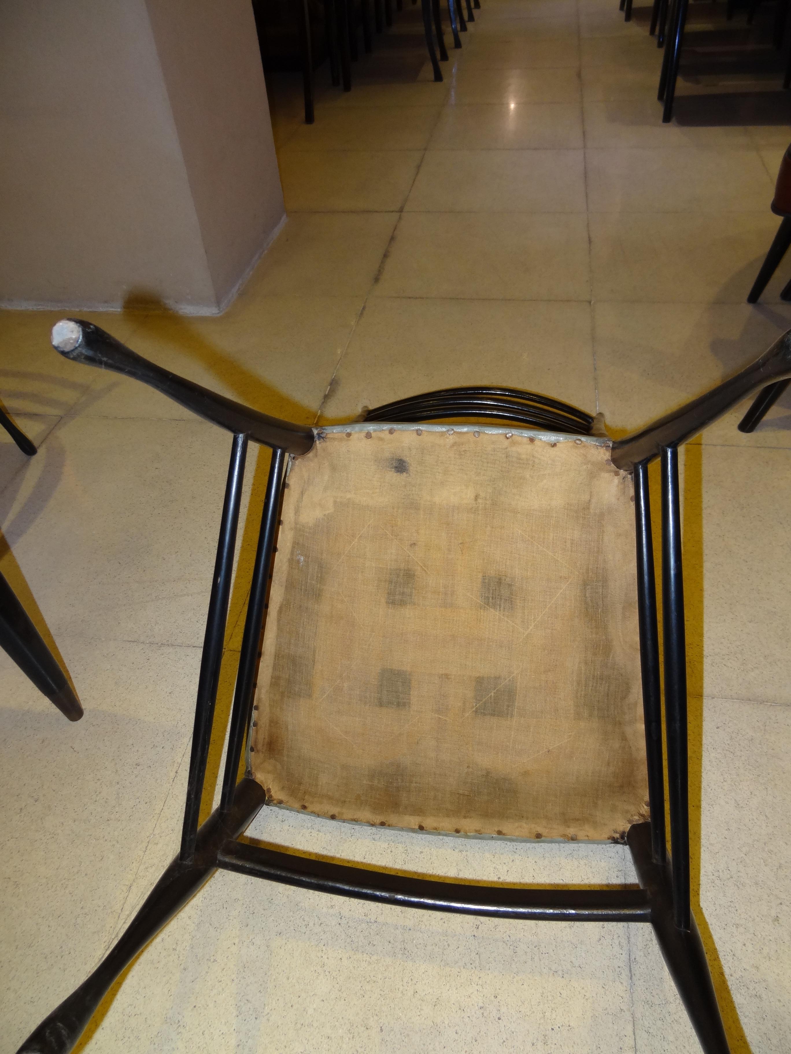 Table 8 personnes, 2 fauteuils et 6 chaises attribuées à Gio Ponti, 1965 en vente 7