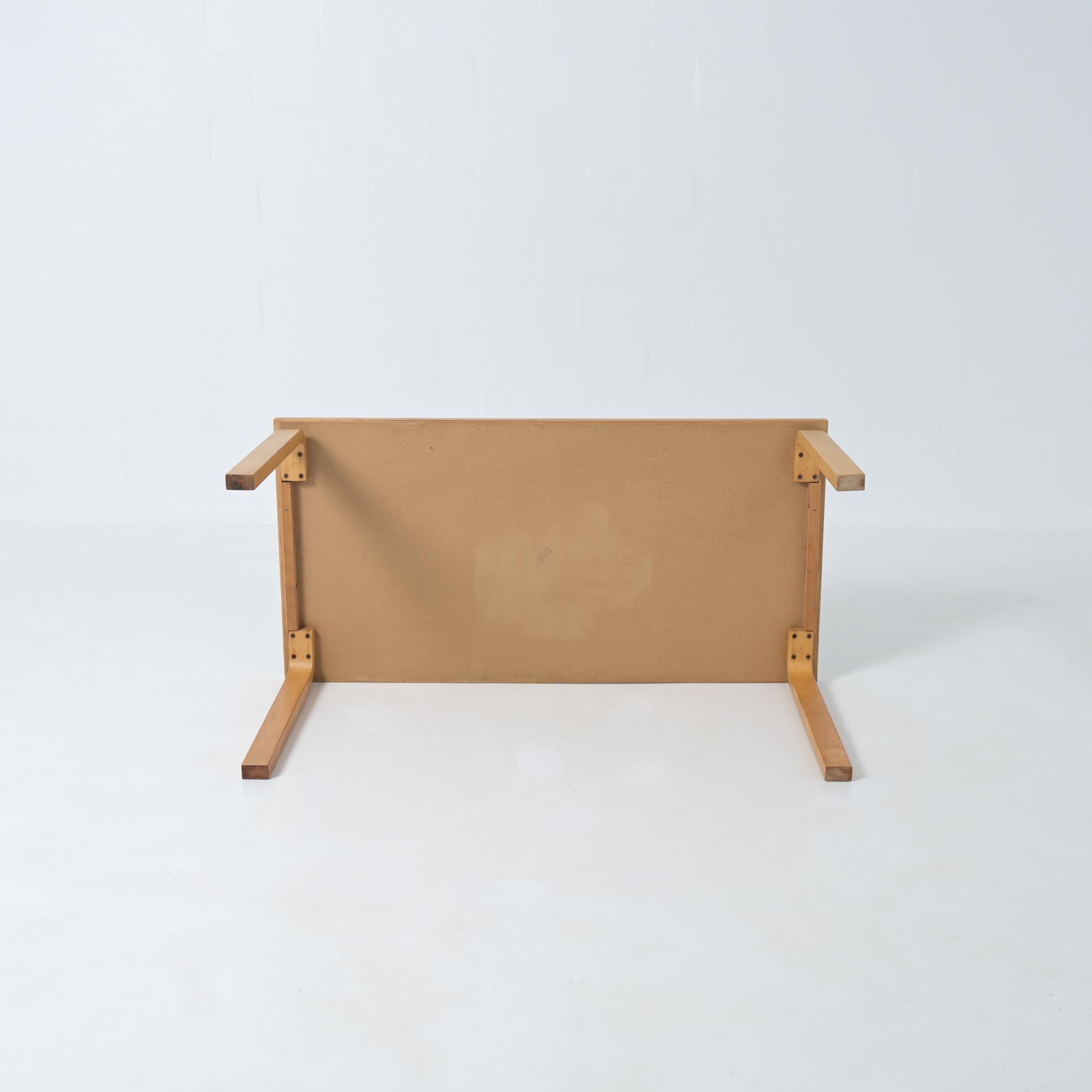 Table 81A by Alvar Aalto for Artek im Angebot 9