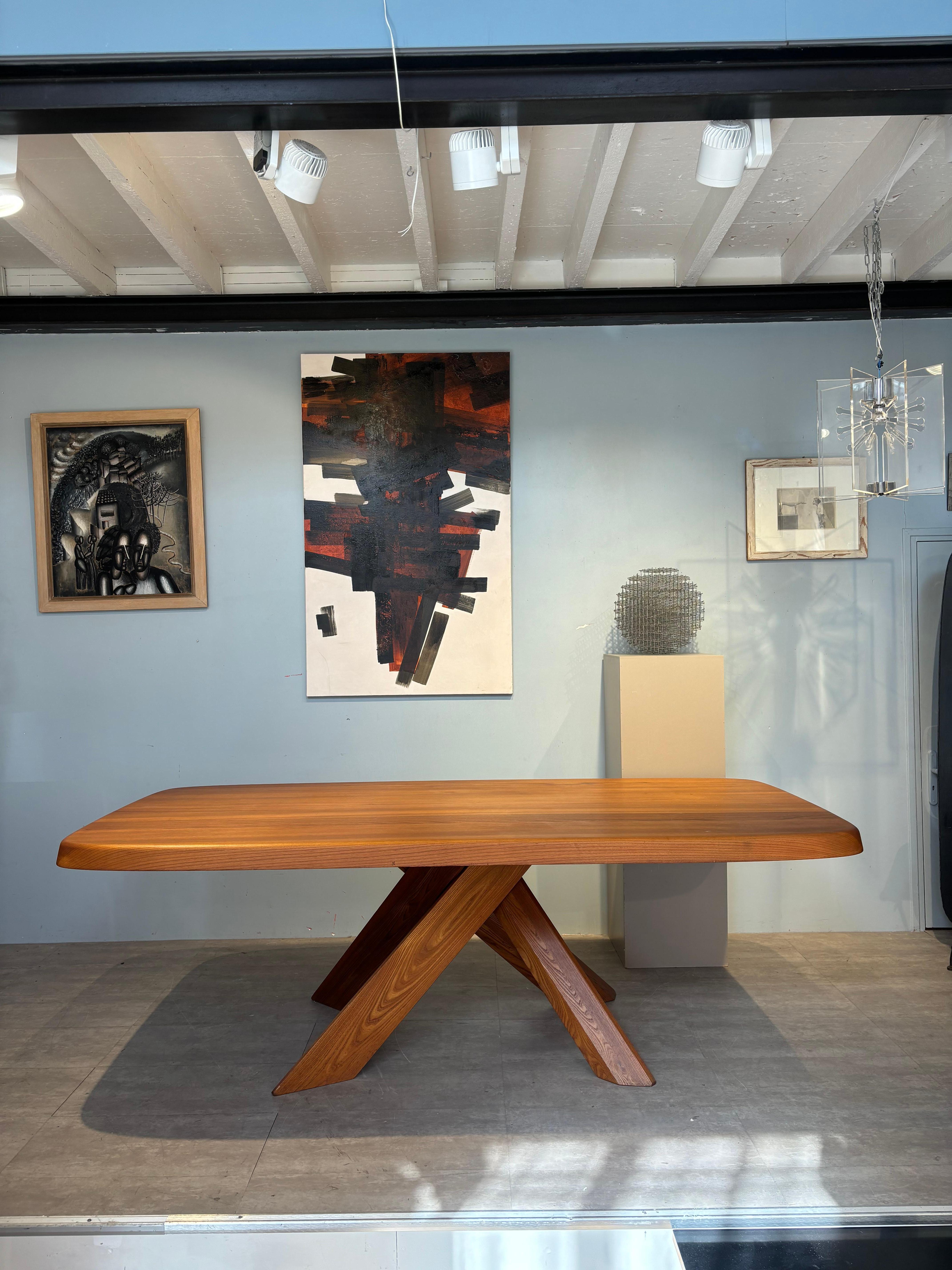 Table à dîner dite T35 Par Pierre Chapo en orme massif 6