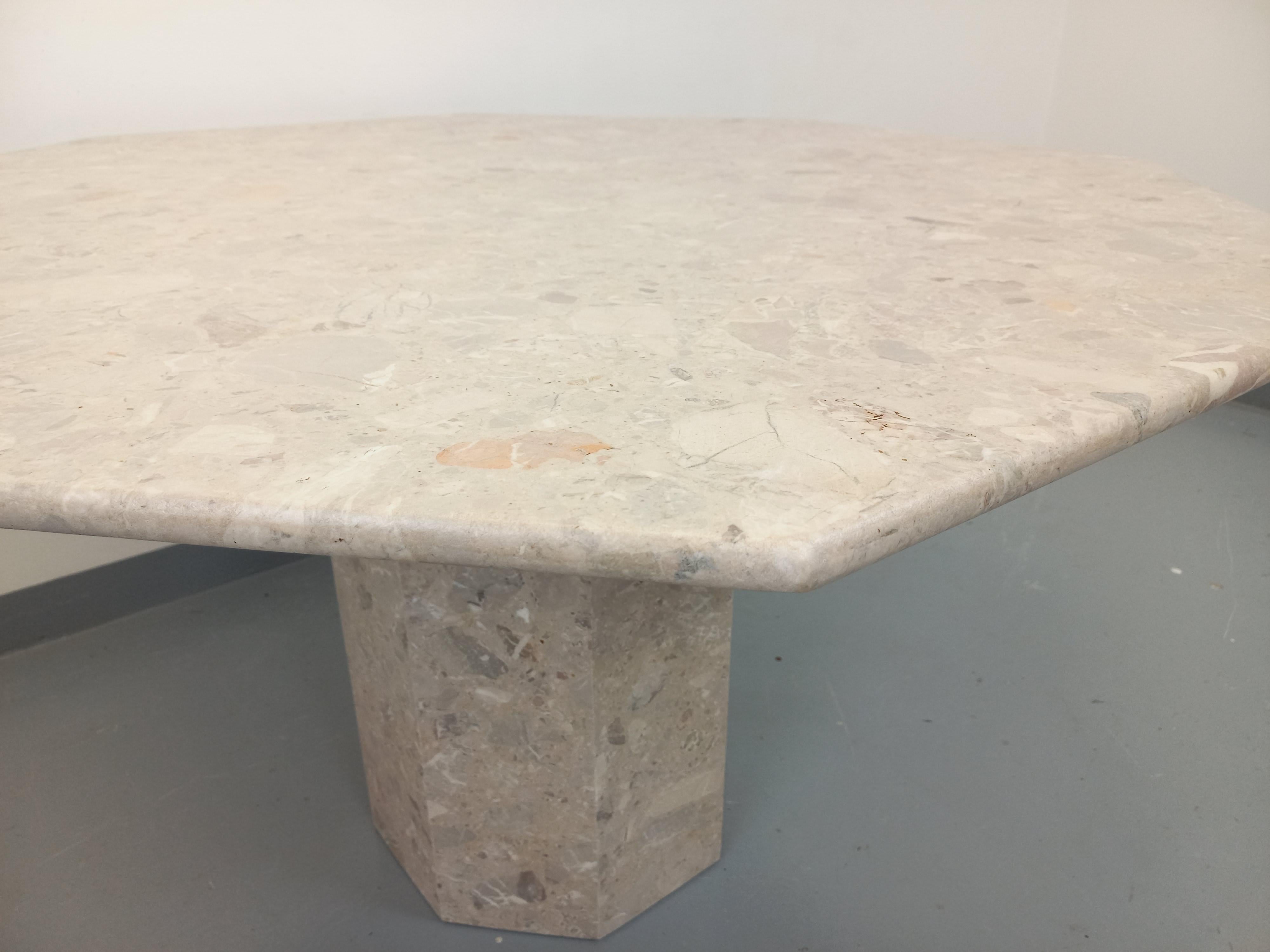 Table à manger octogonale vintage en marbre des années 70 80 en vente 3
