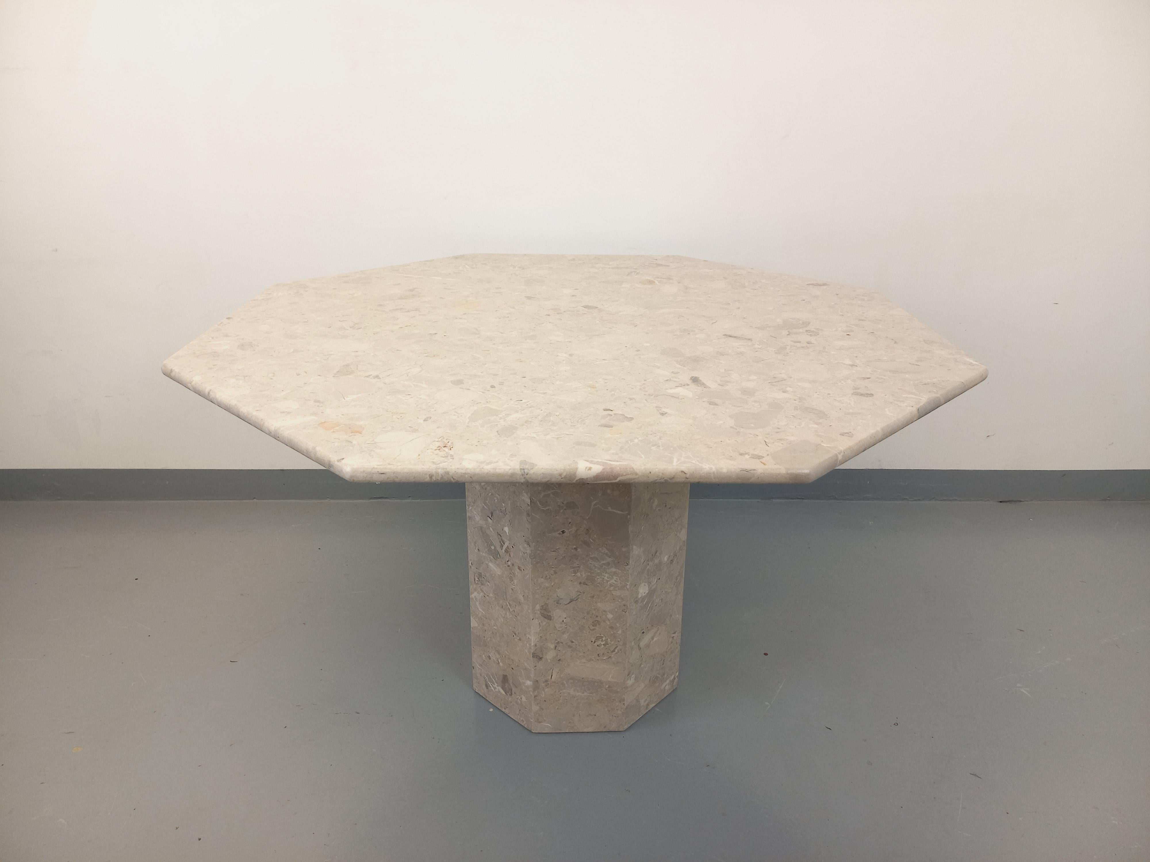 Mid-Century Modern Table à manger octogonale vintage en marbre des années 70 80 en vente