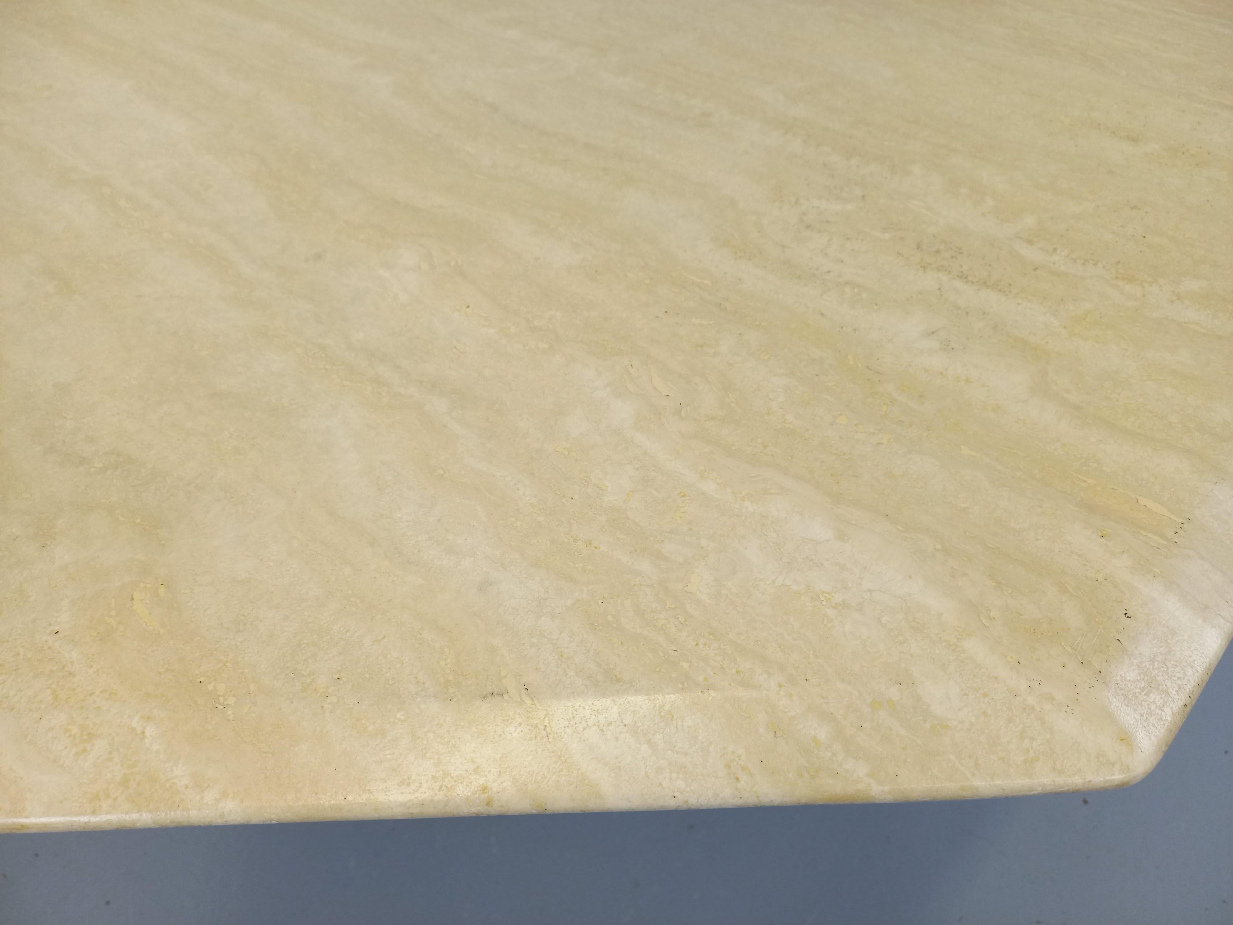 Table à manger octogonale vintage en travertin des années 70 80 en vente 3