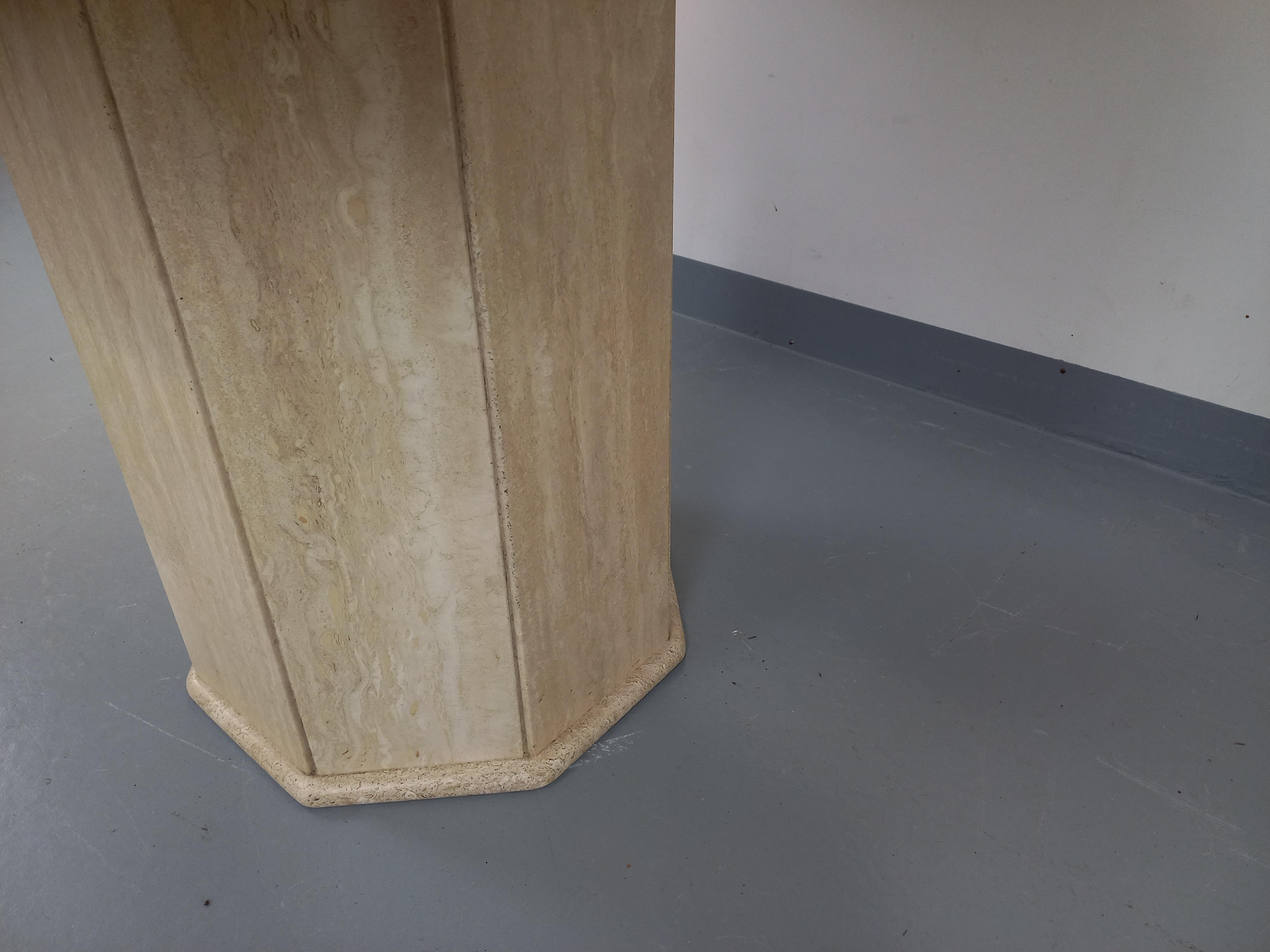 Table à manger octogonale vintage en travertin des années 70 80 en vente 8
