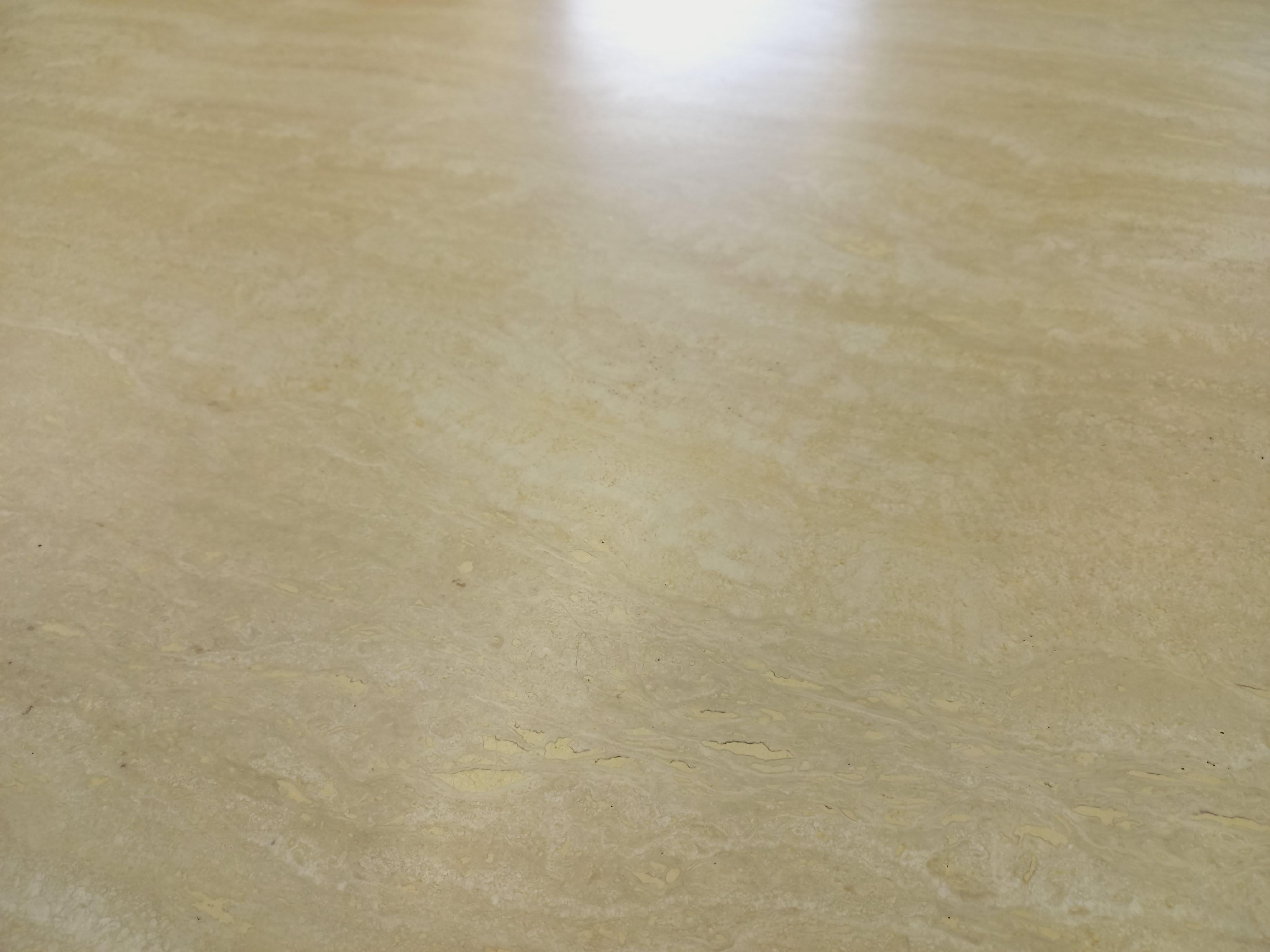 Table à manger octogonale vintage en travertin des années 70 80 en vente 10