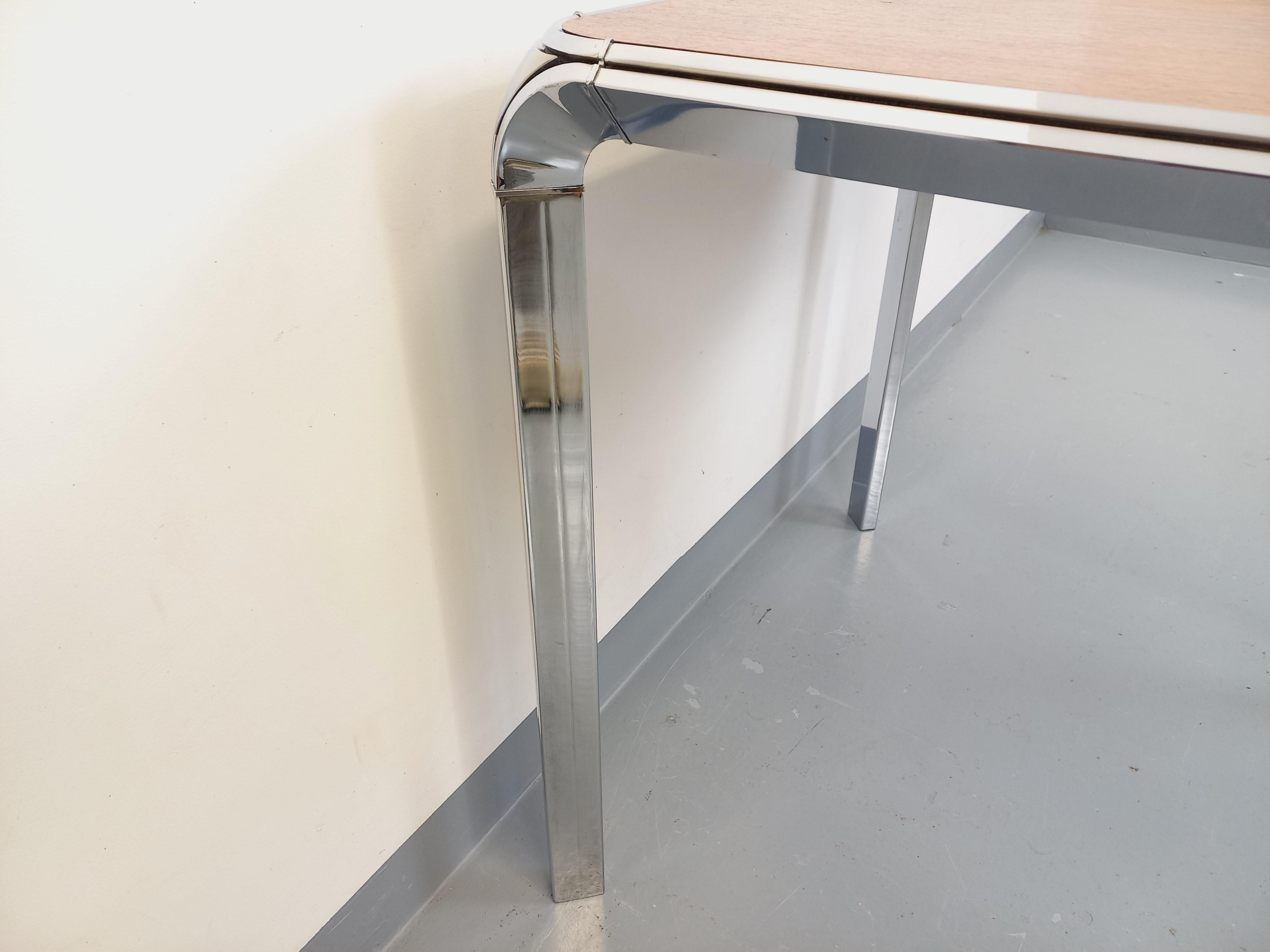 Table à manger ou à écrire carrée Pierre Paulin vintage en bois de palissandre en venta 7