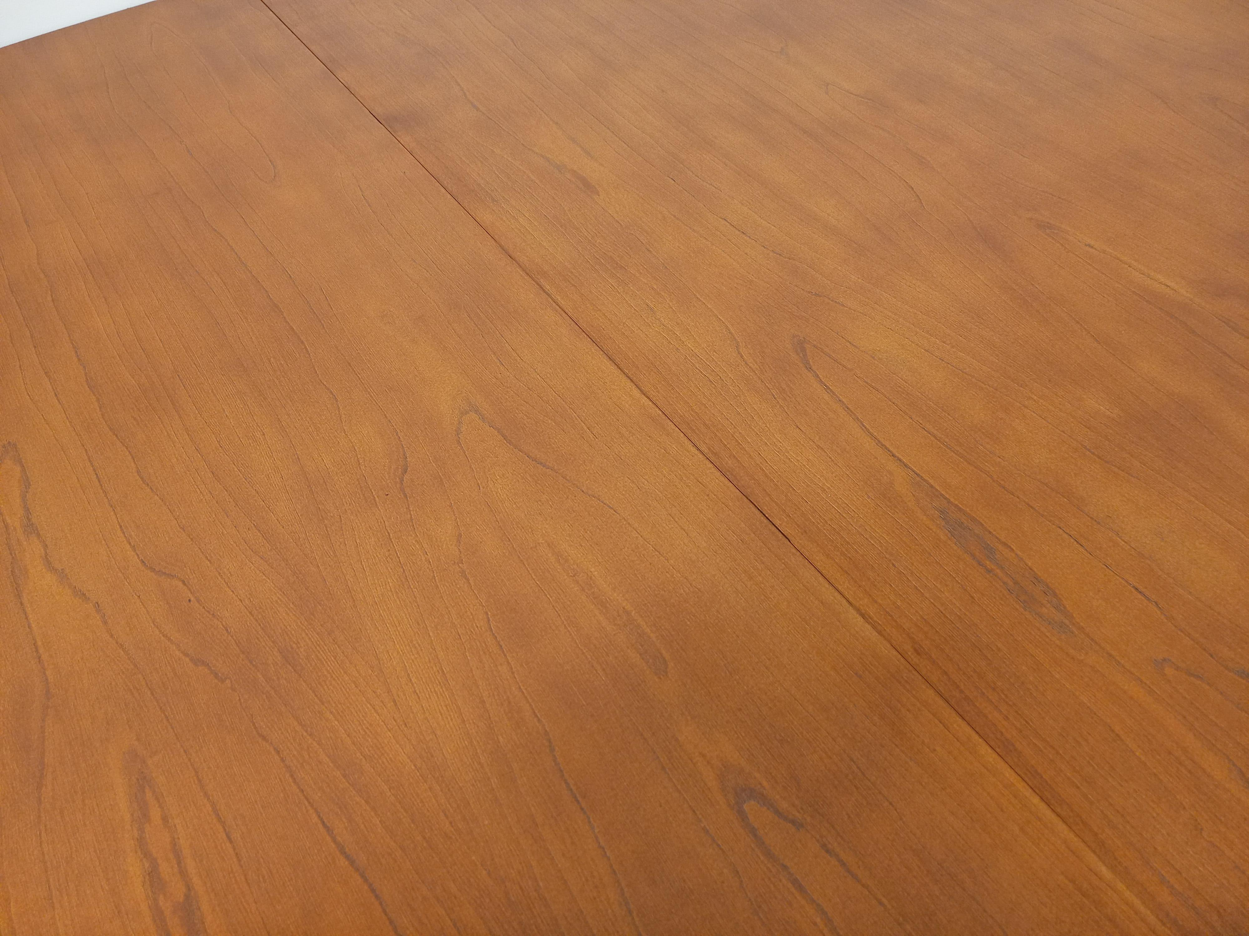 Table à manger ovale Baumann vintage des années 60 70 en bois d’orme clair 4