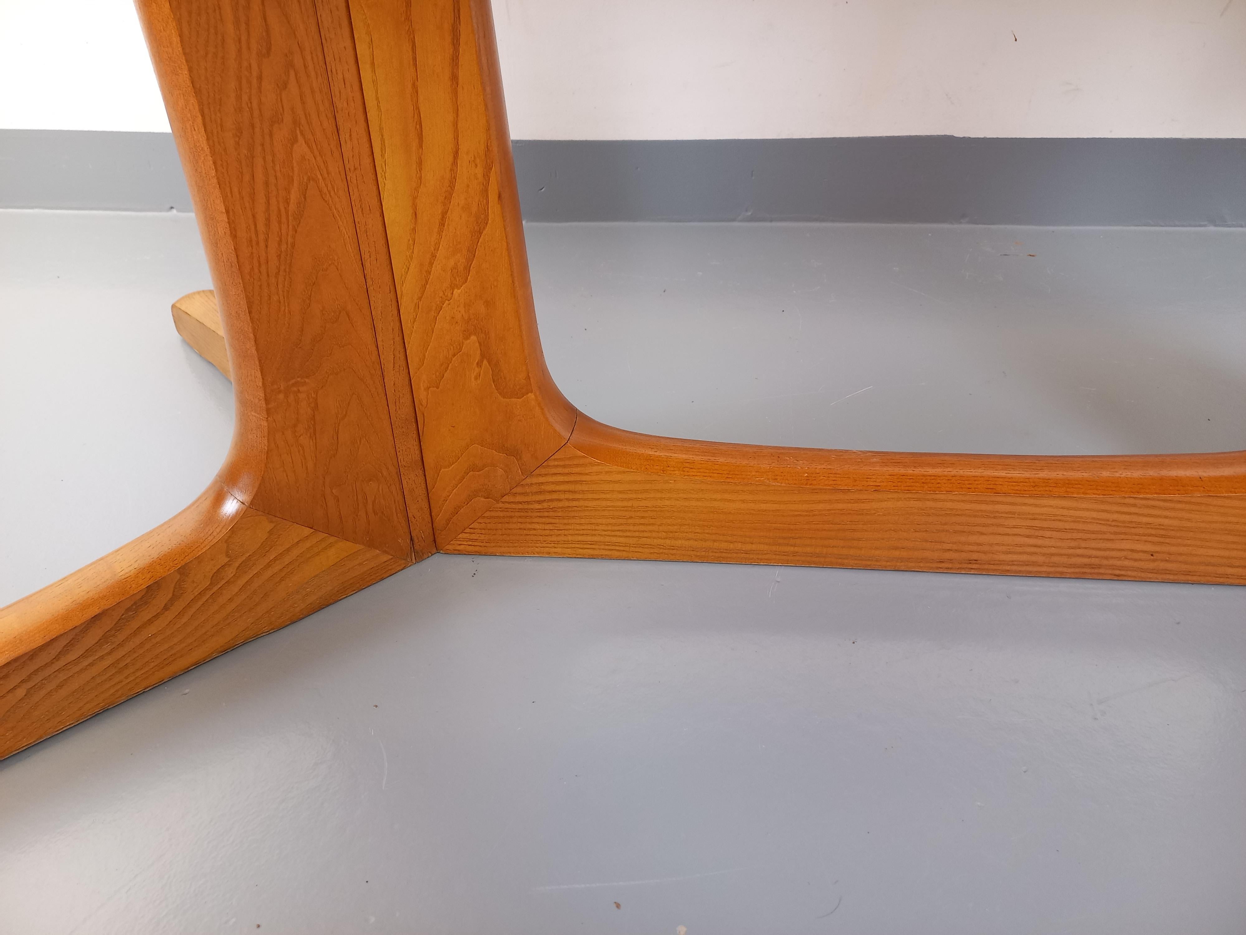 Table à manger ovale Baumann vintage des années 60 70 en bois d’orme clair 9
