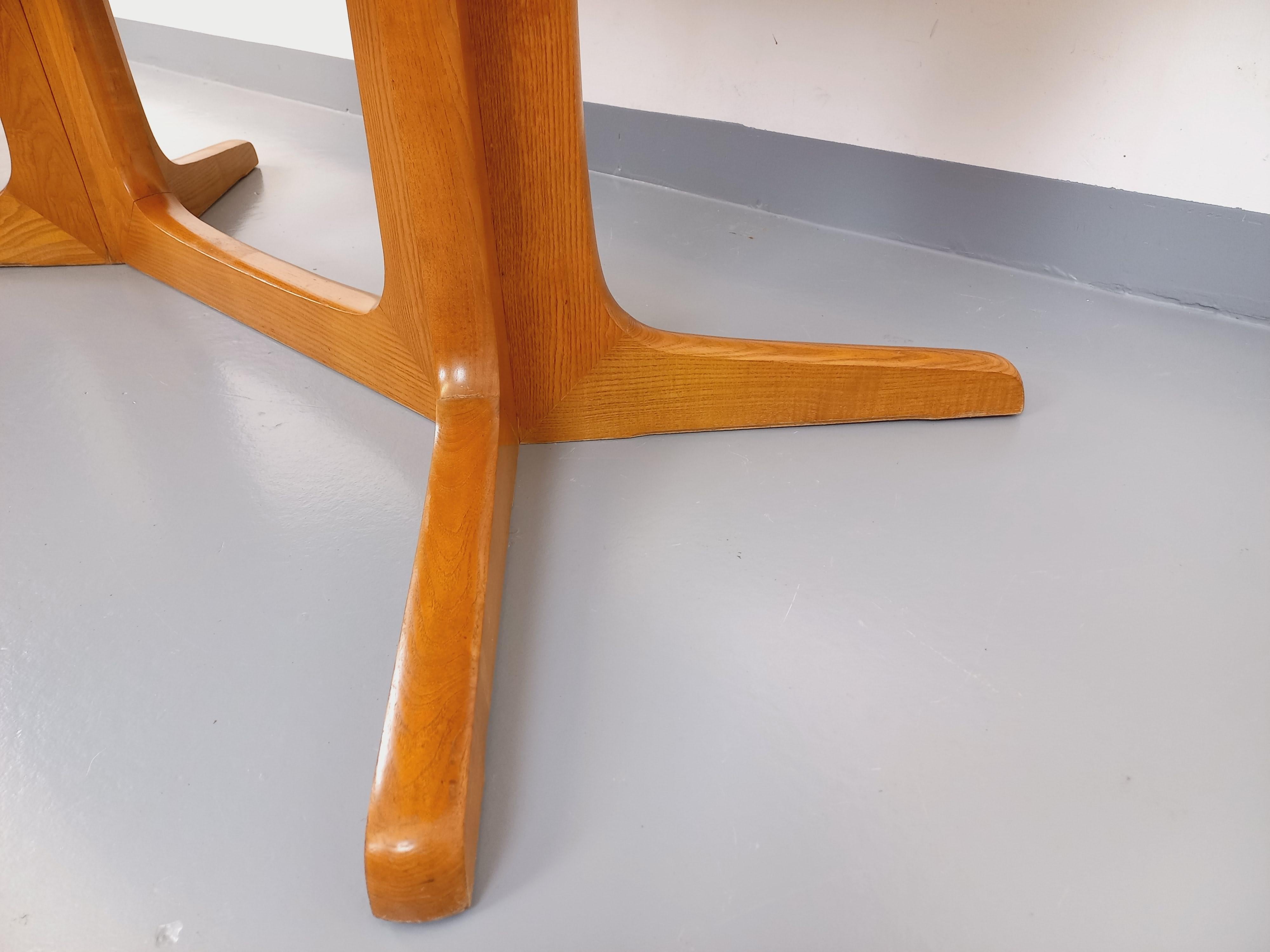 Table à manger ovale Baumann vintage des années 60 70 en bois d’orme clair 10