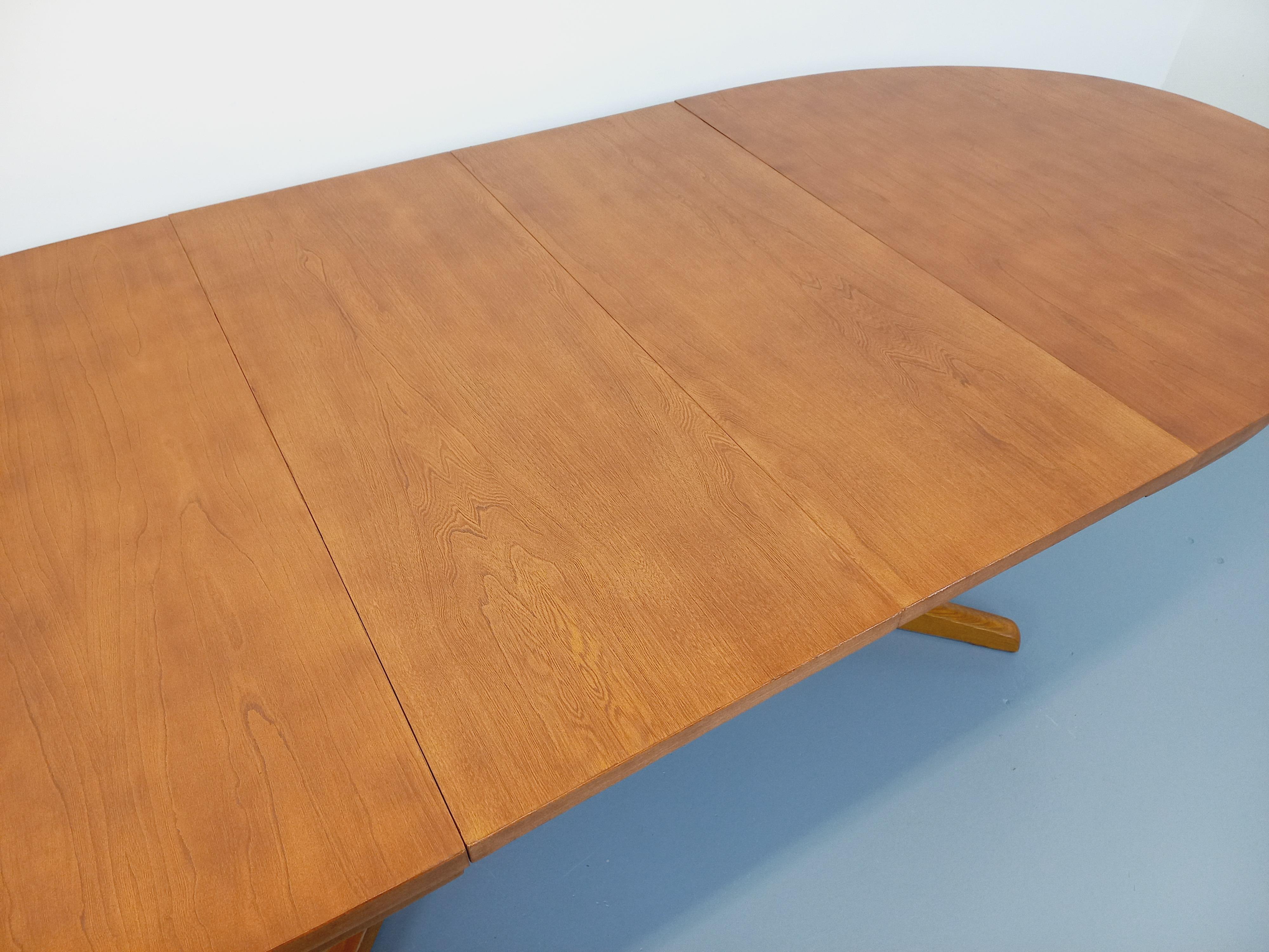 Table à manger ovale Baumann vintage des années 60 70 en bois d’orme clair 2