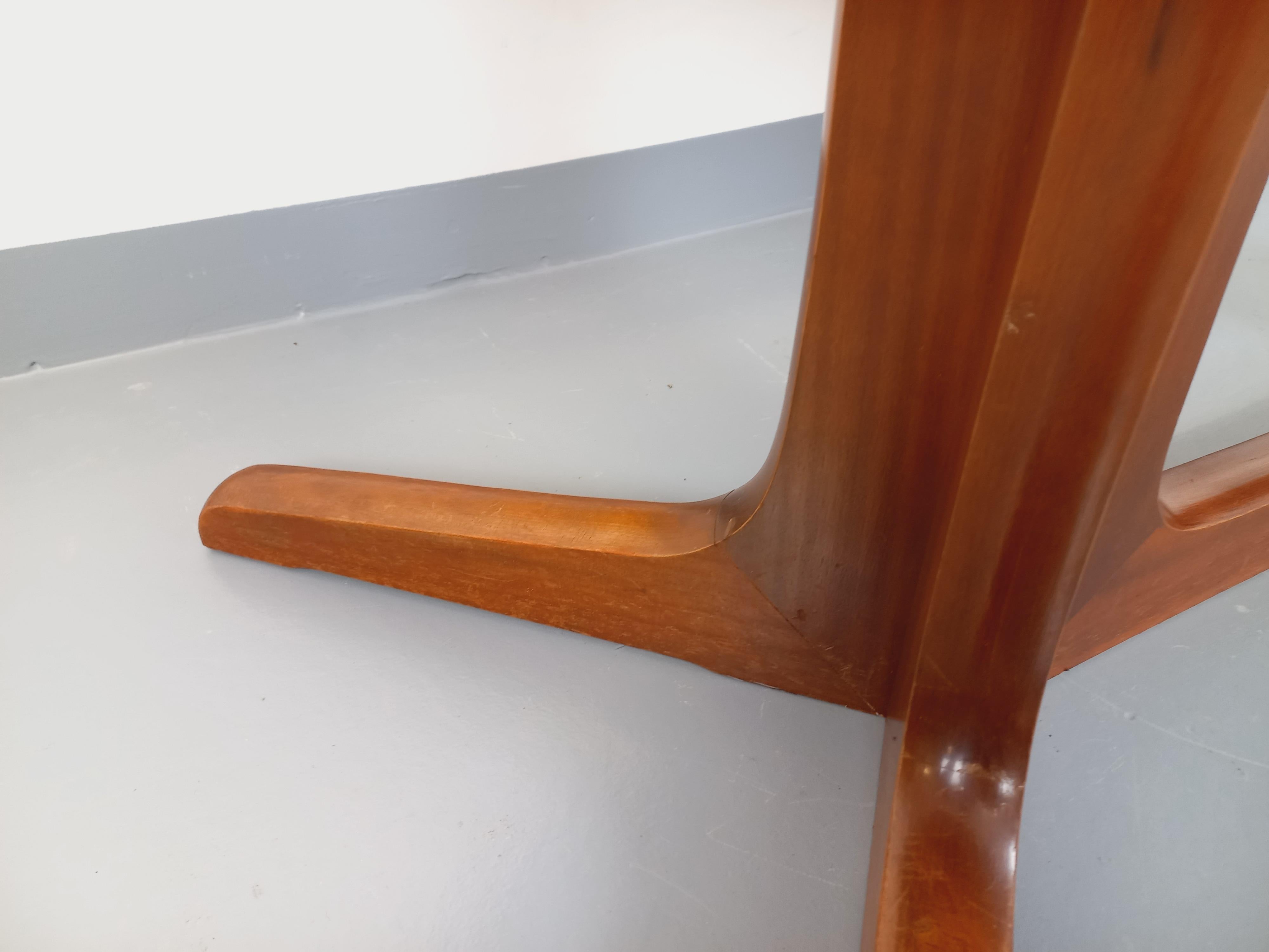 Table à manger ovale Boi vintage des années 60 70 en bois d'orme en vente 13