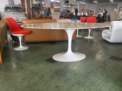 Table a manger ovale Knoll tulipe saarinen