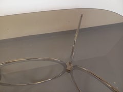 Table à manger ovale ou rectangulaire arrondie vintage en verre fumé et métal