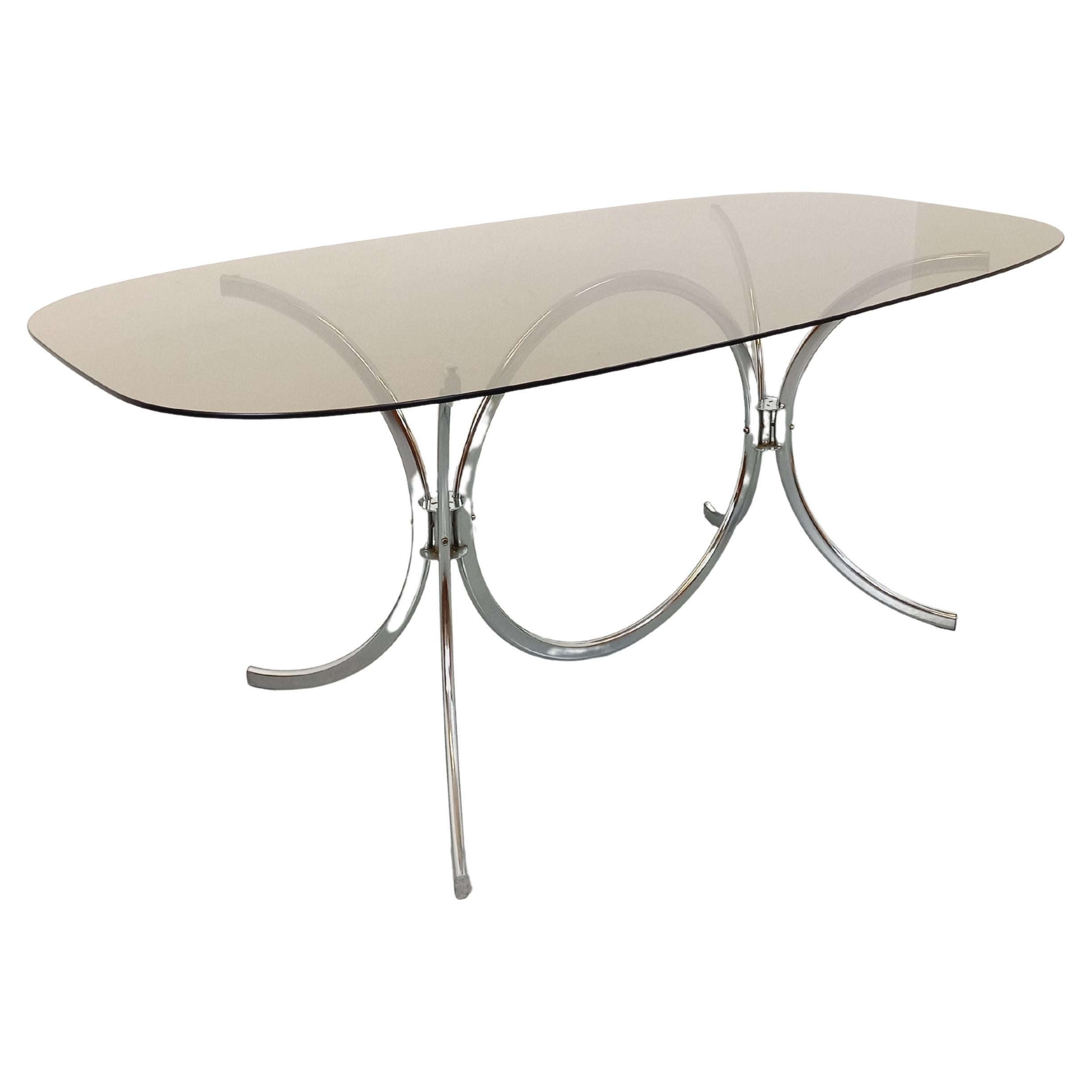 Table à manger ovale ou rectangulaire arrondie vintage en verre fumé et métal