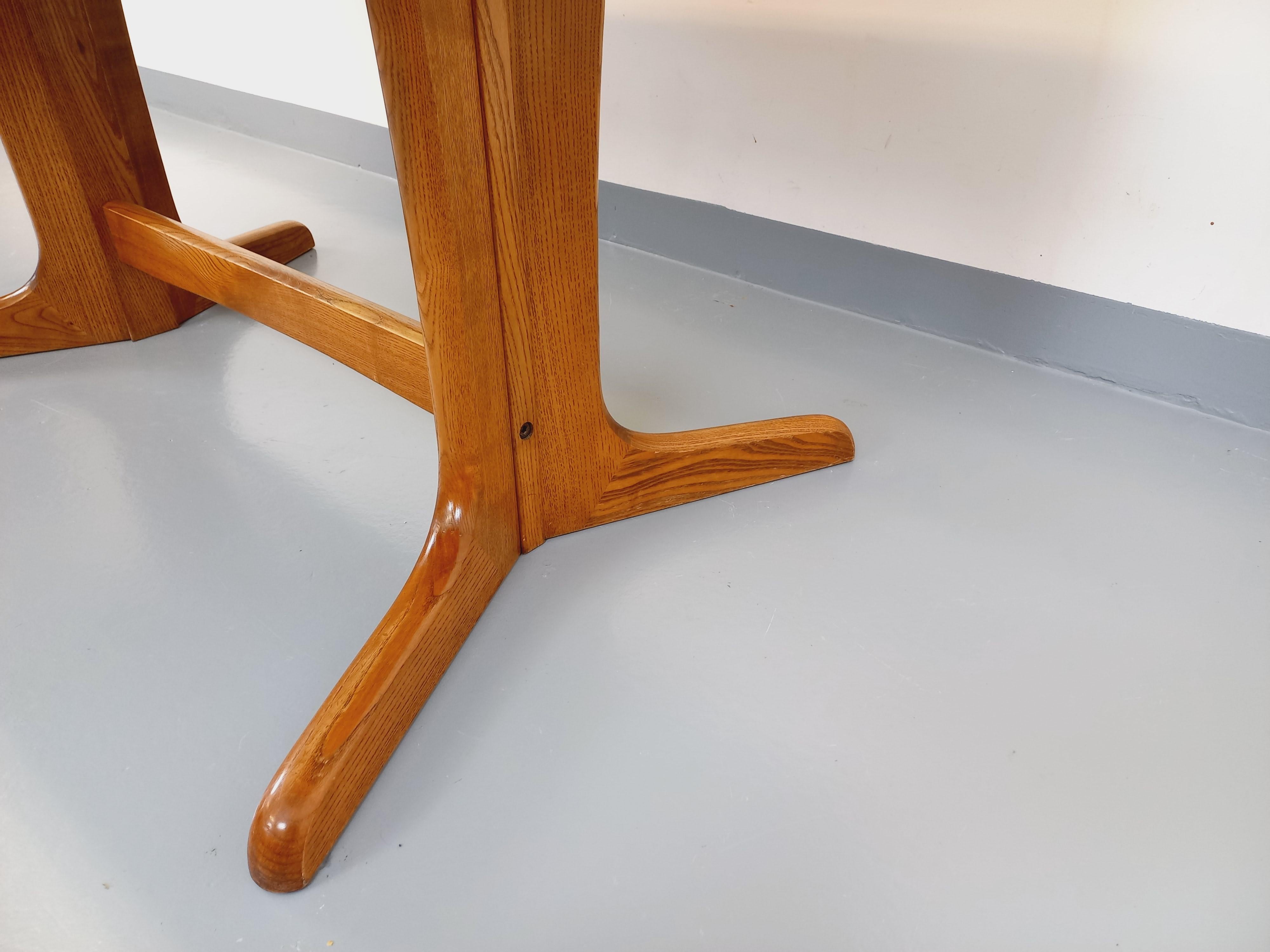 Table à manger ovale style scandinave vintage en chêne et en orme 4 rallonges 11