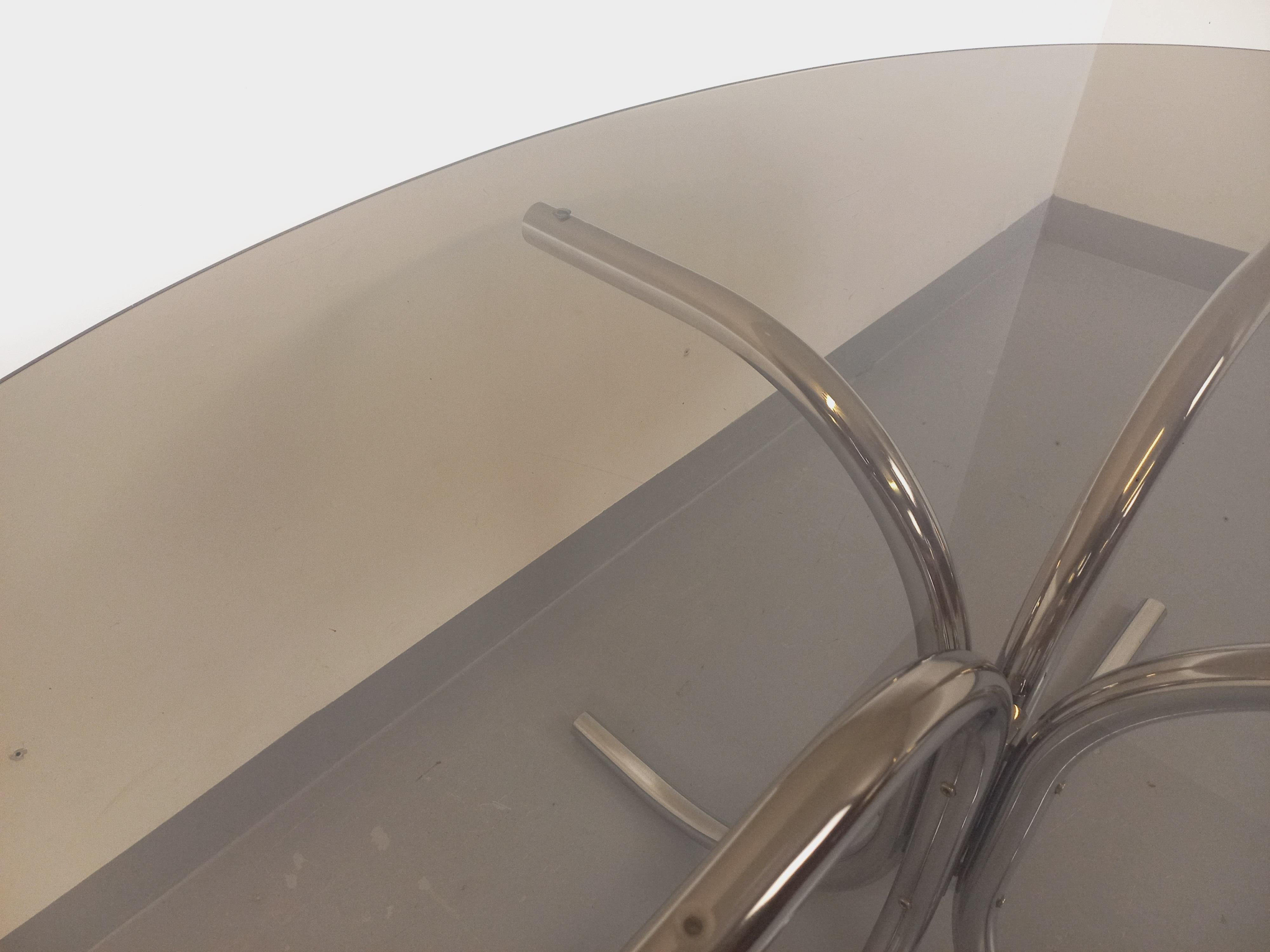 Table à manger ovale vintage en verre fumé et métal chromé style Space Age en venta 6