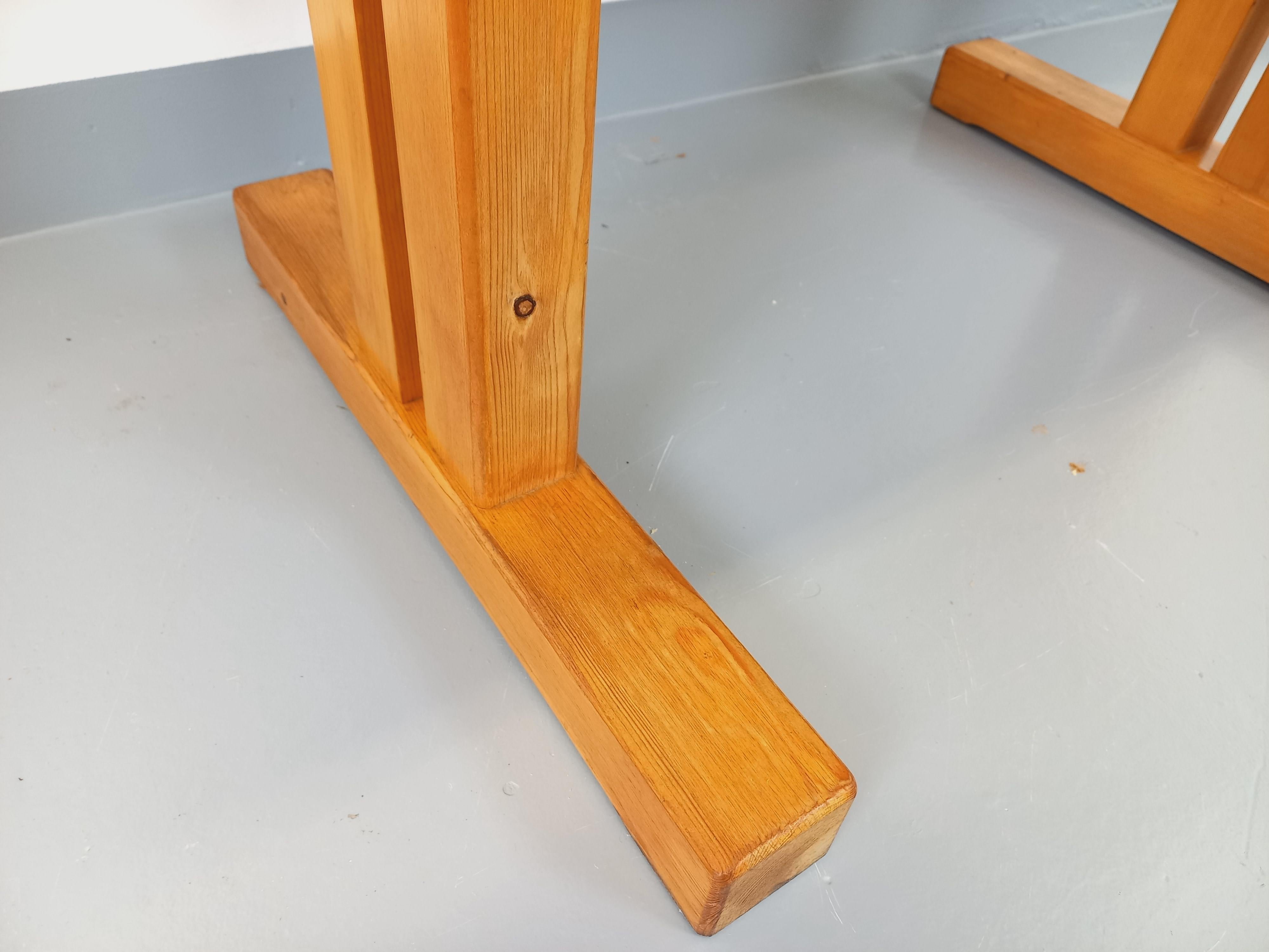 Table à manger rectangulaire Charlotte Perriand Les Arcs vintage pin années 70 en vente 4