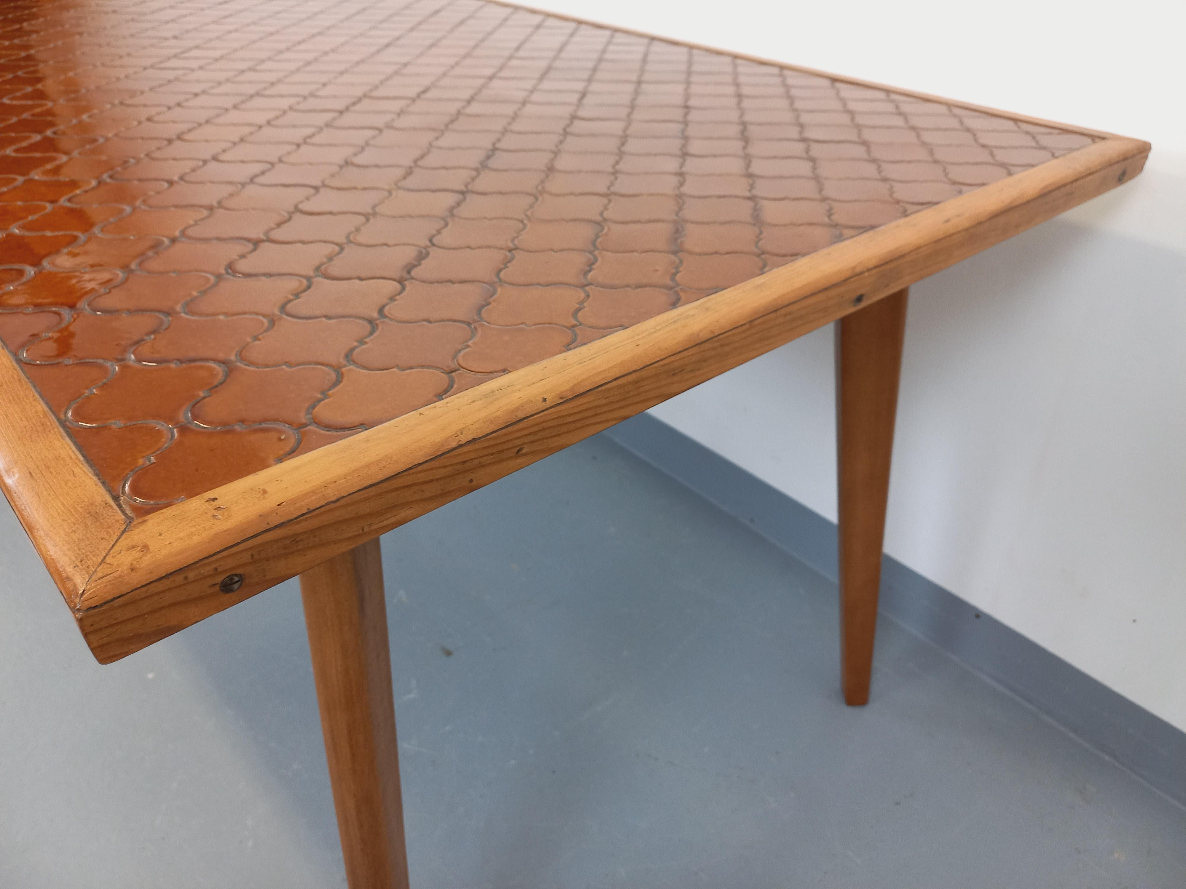 Table à manger rectangulaire en bois et céramique des années 50 60 en vente 6