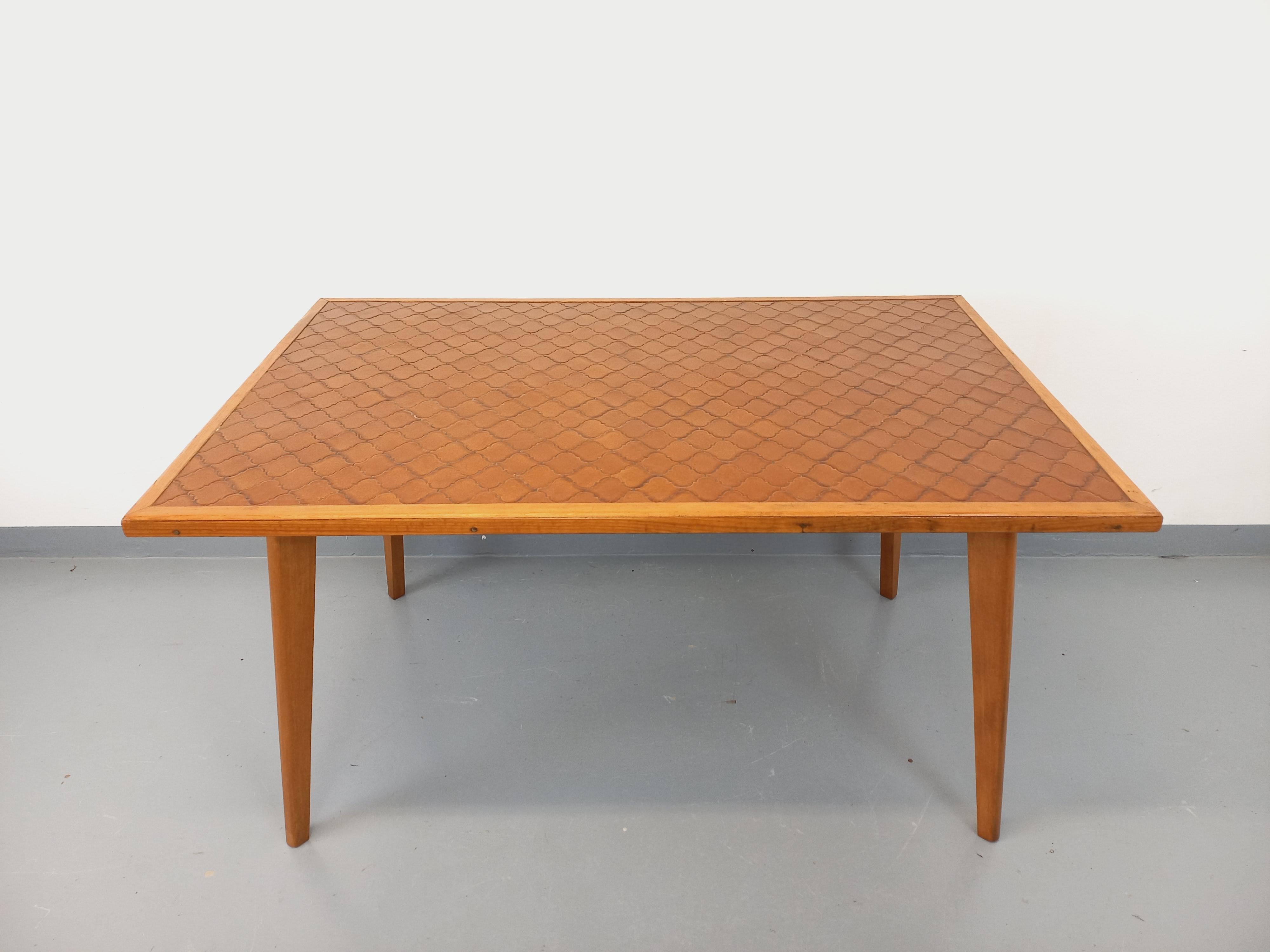 Table à manger rectangulaire en bois et céramique des années 50 60 en vente 10