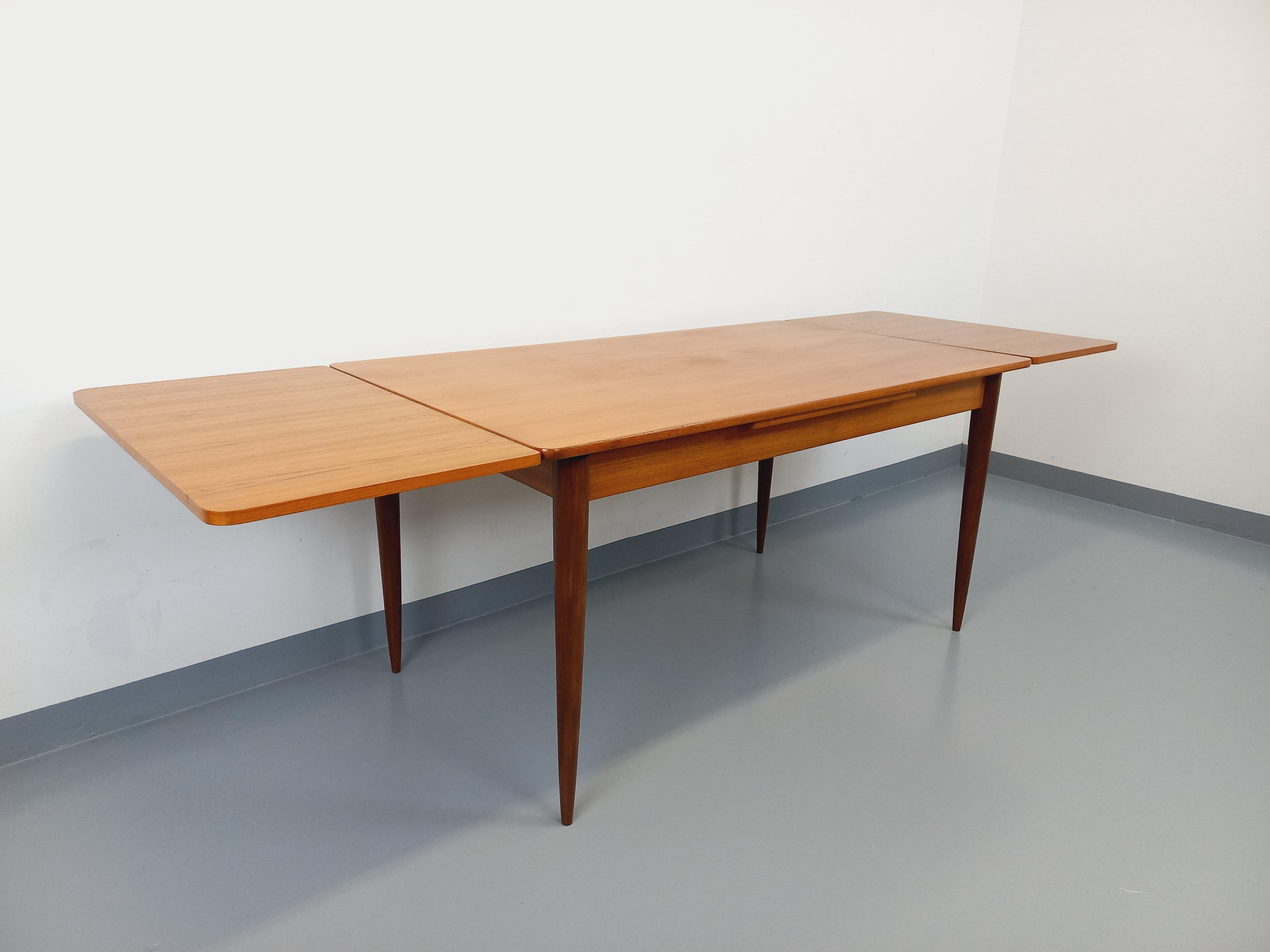 Table à manger rectangulaire style scandinave vintage des années 50 60 en teck For Sale 10