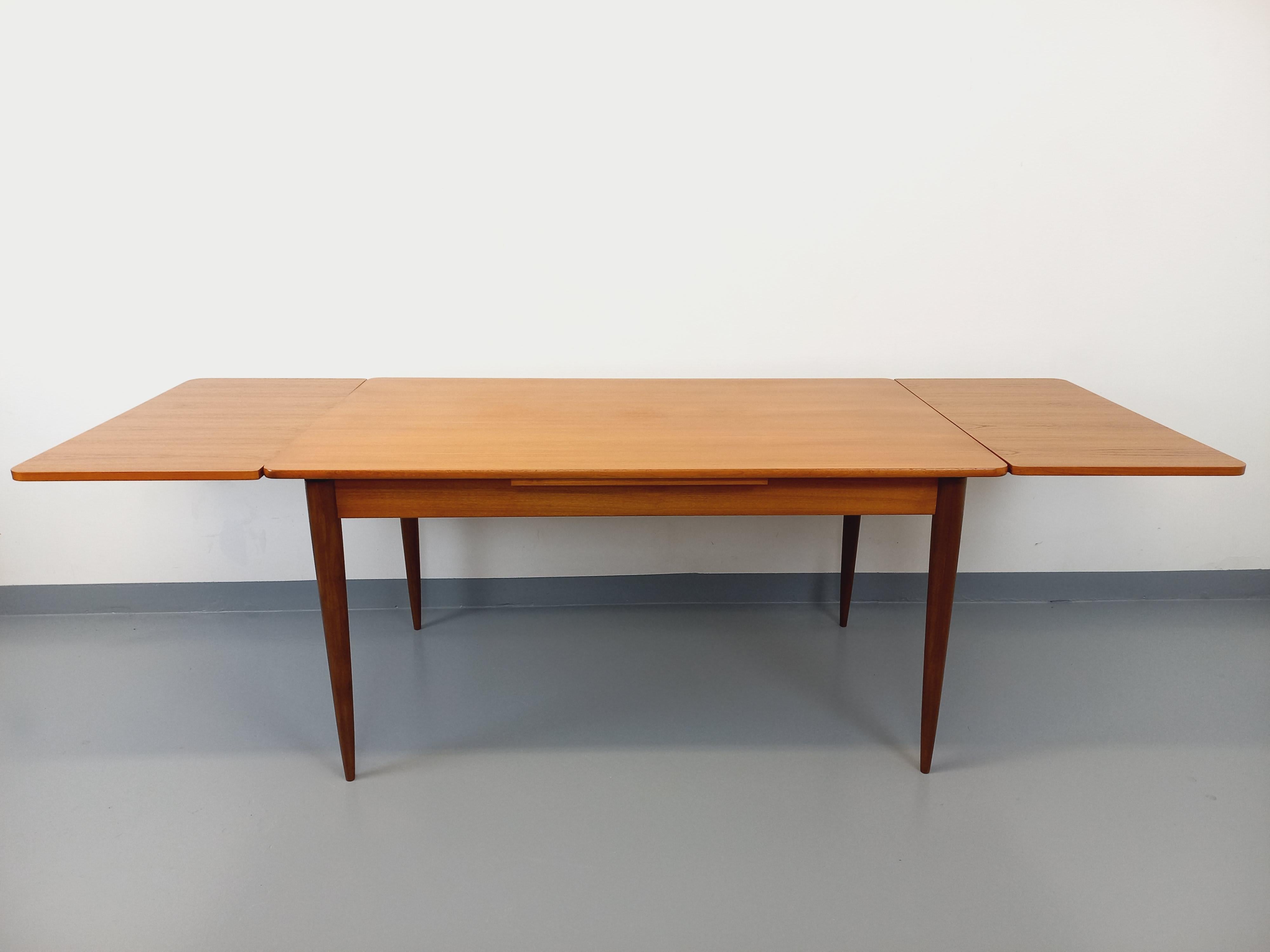 Table à manger rectangulaire style scandinave vintage des années 50 60 en teck For Sale 11