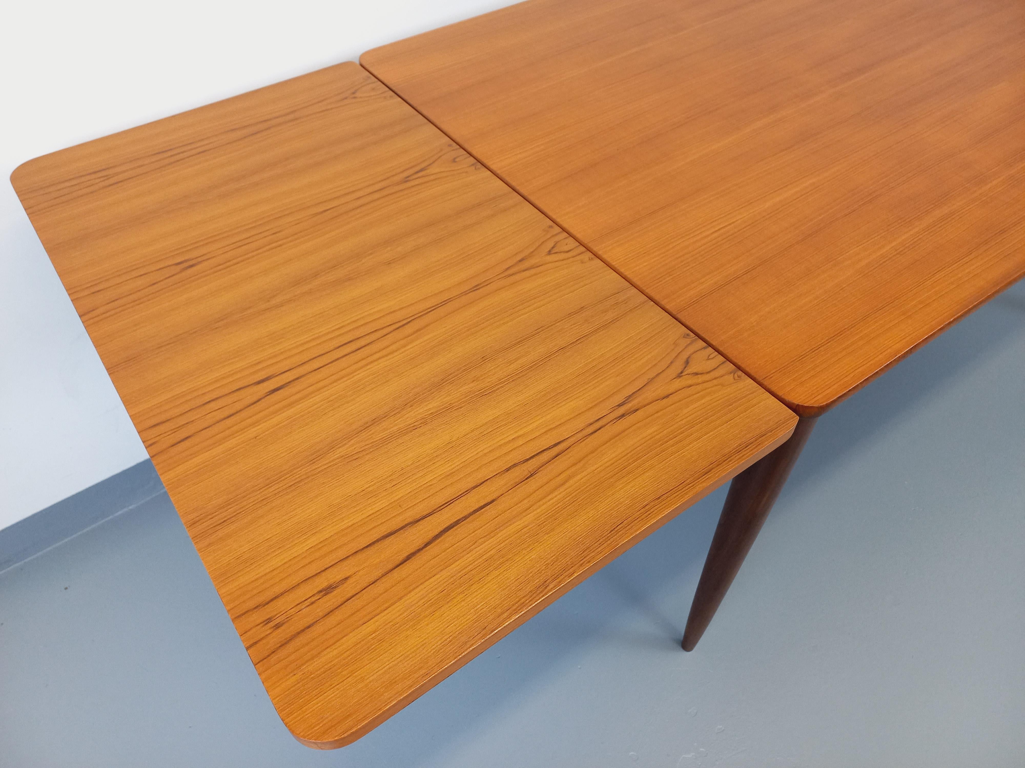 Table à manger rectangulaire style scandinave vintage des années 50 60 en teck For Sale 12