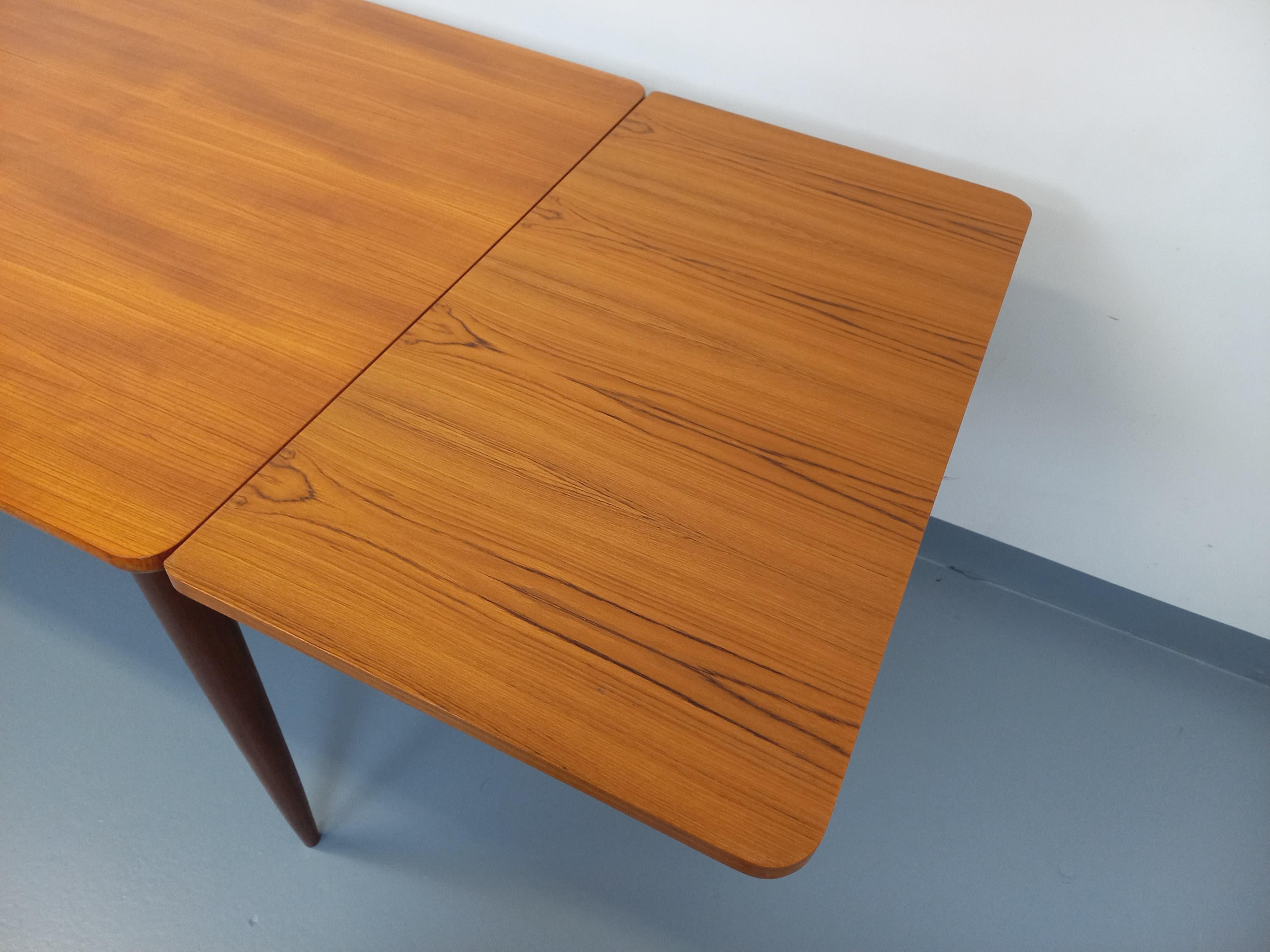 Table à manger rectangulaire style scandinave vintage des années 50 60 en teck For Sale 13