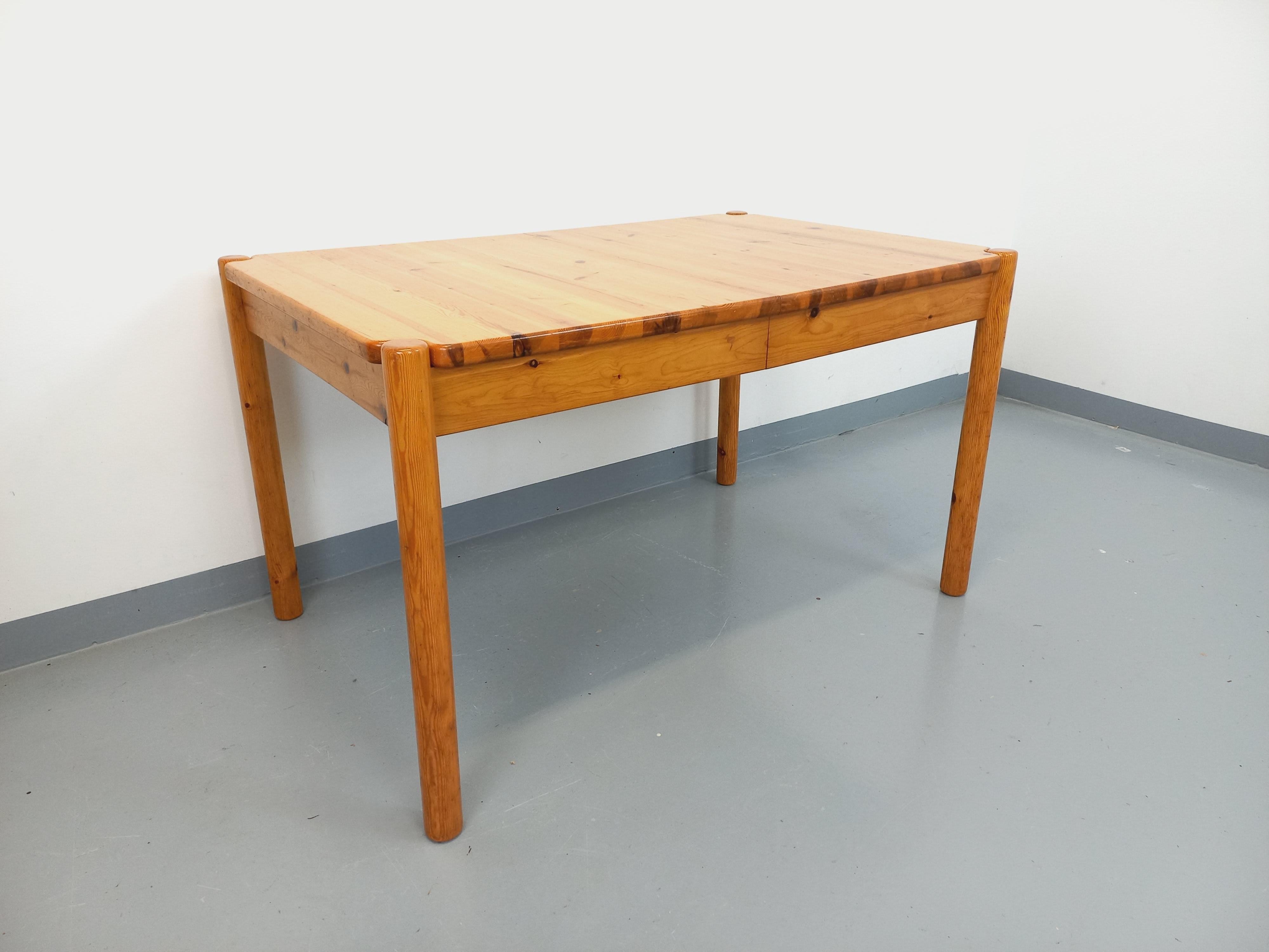 Table à manger rectangulaire vintage en pin des années 60 70 avec rallonge en vente 4