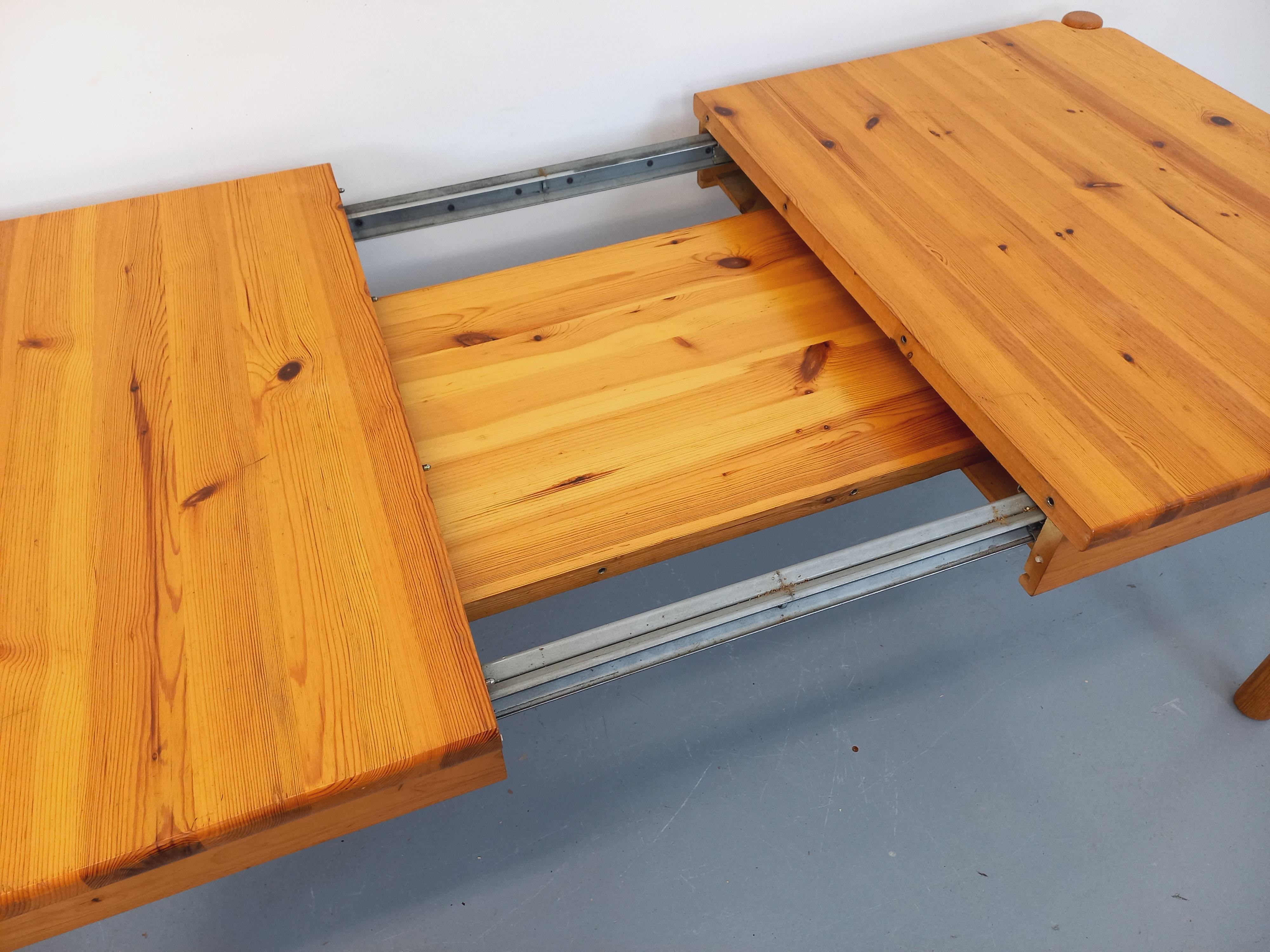 Table à manger rectangulaire vintage en pin des années 60 70 avec rallonge en vente 7