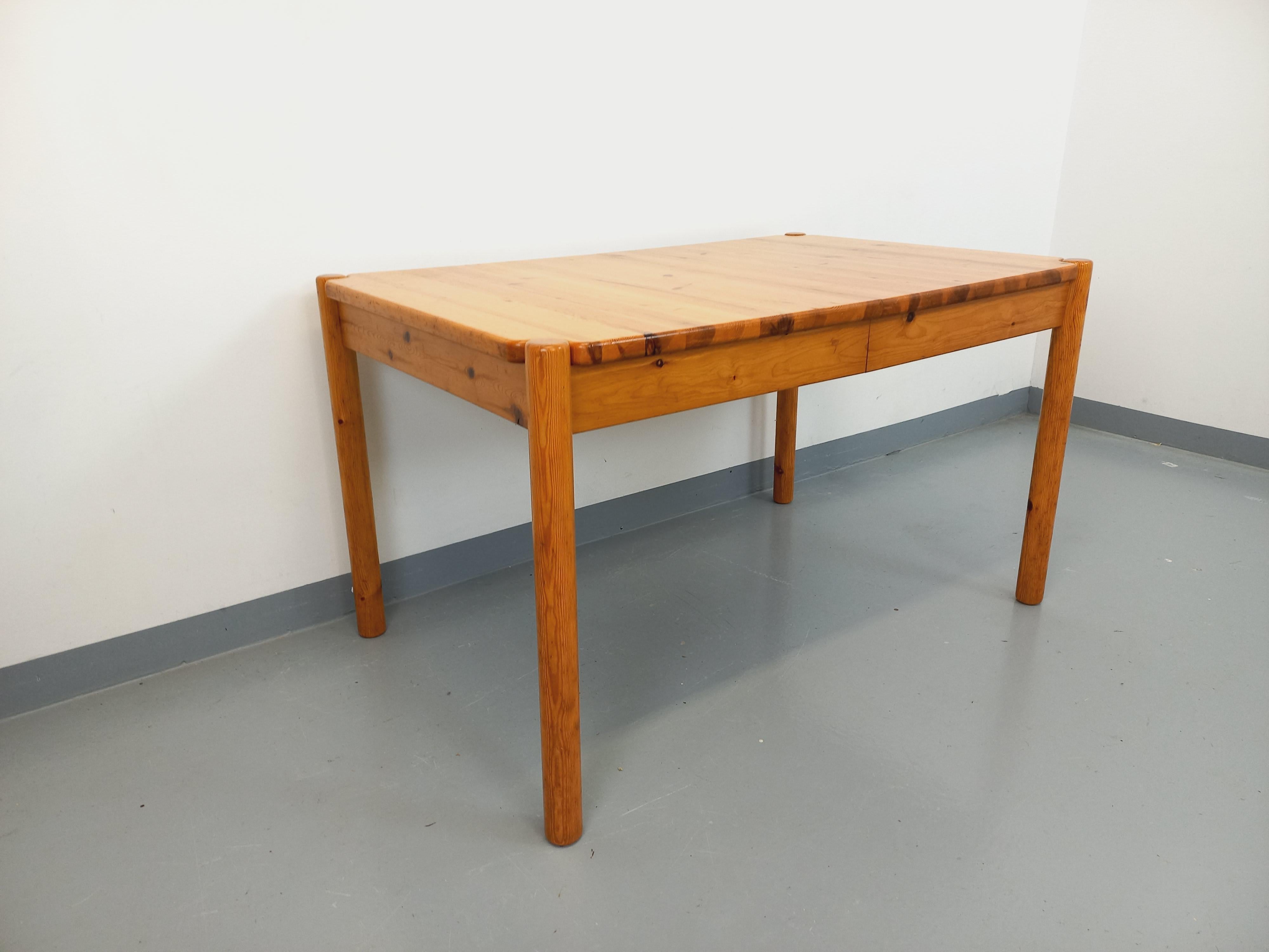 Table à manger rectangulaire vintage en pin des années 60 70 avec rallonge en vente 8